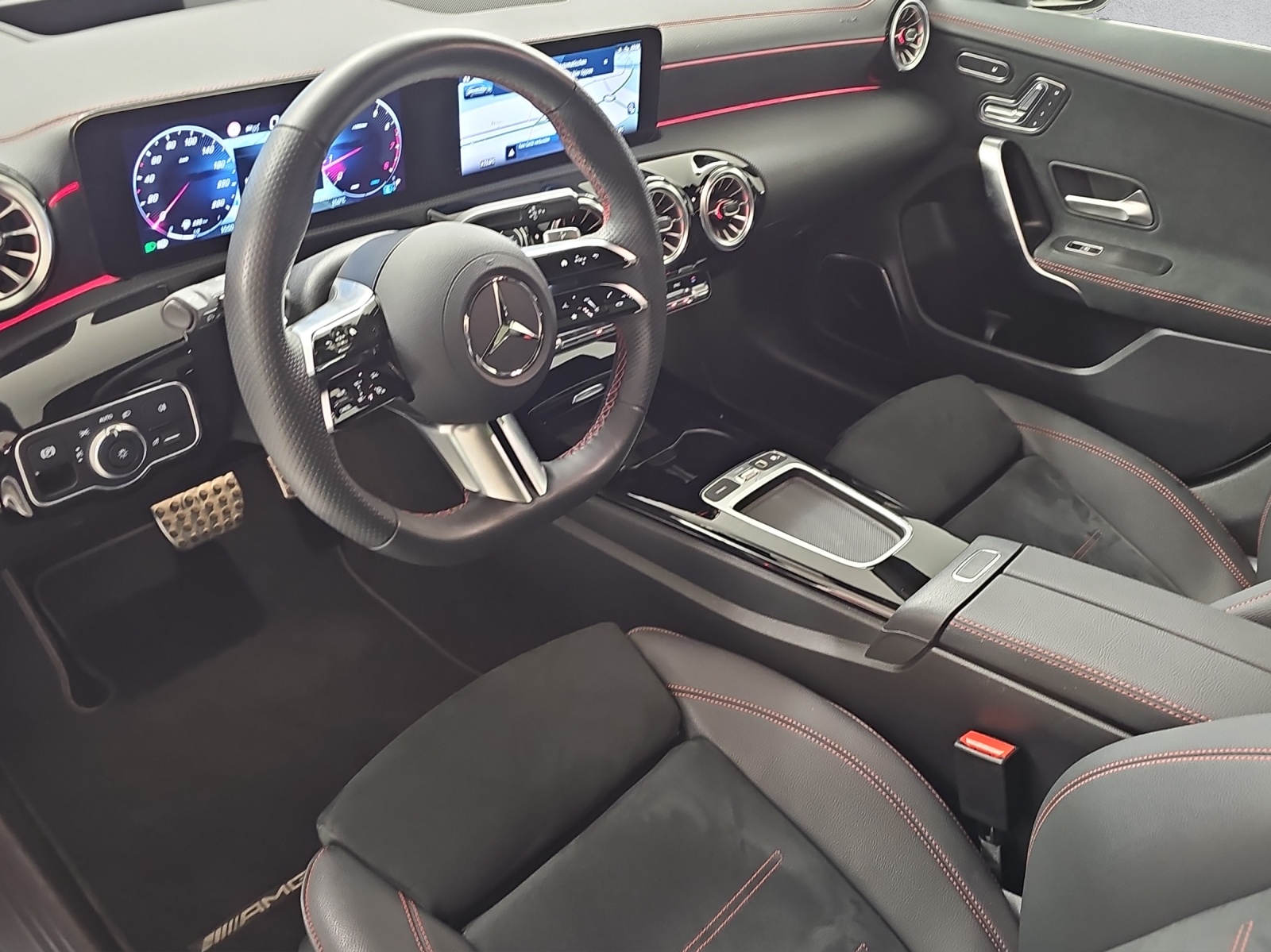 MERCEDES-BENZ CLA 250 Shooting Brake 4Matic 8G-DCT-image-10