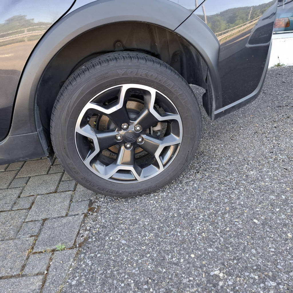 SUBARU XV 2.0i Swiss Two-image-2