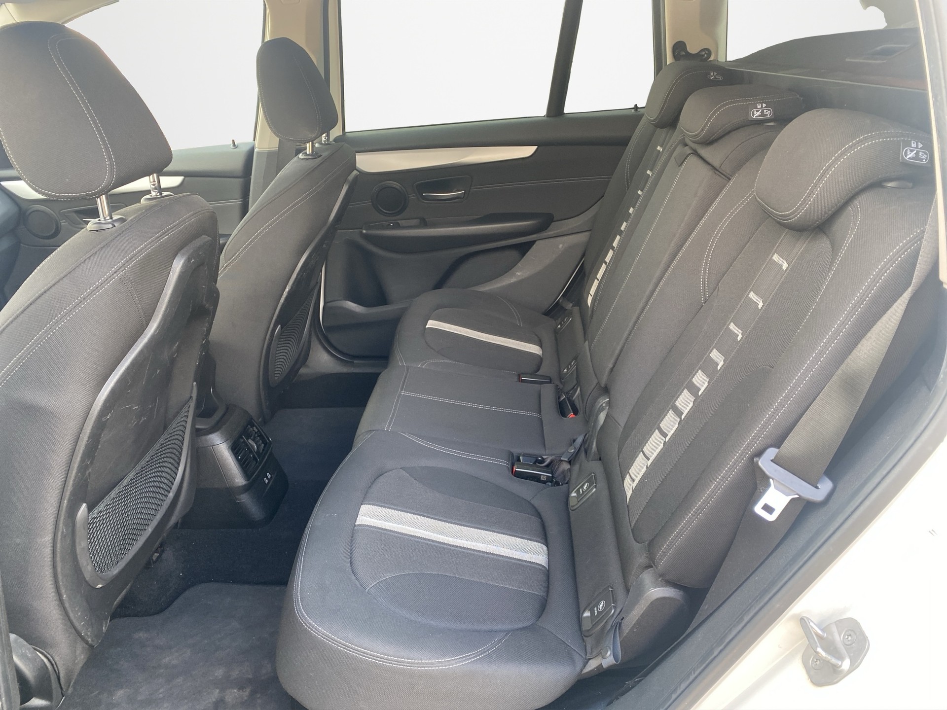 BMW 216d Gran Tourer DKG Luxury Line-image-12