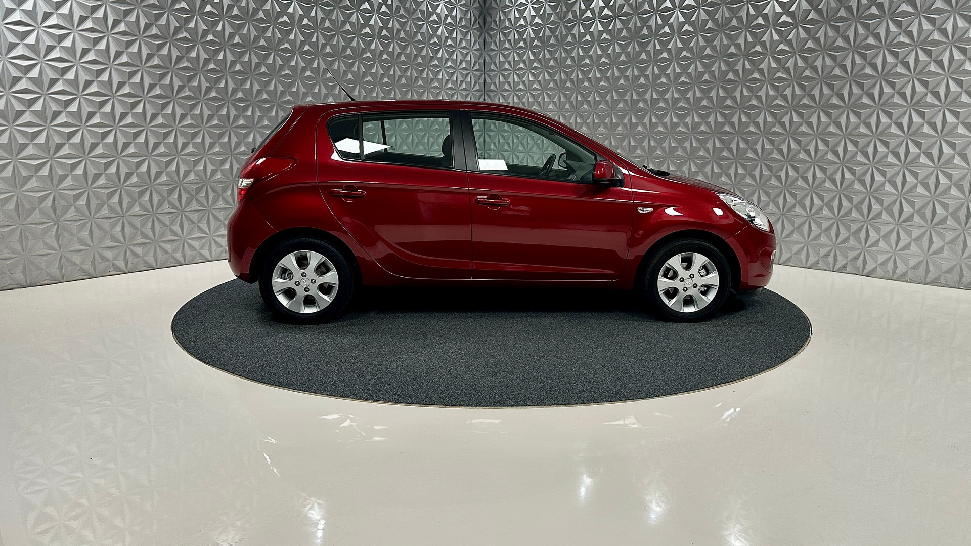HYUNDAI i20 1.4 Style-showroom-element-3