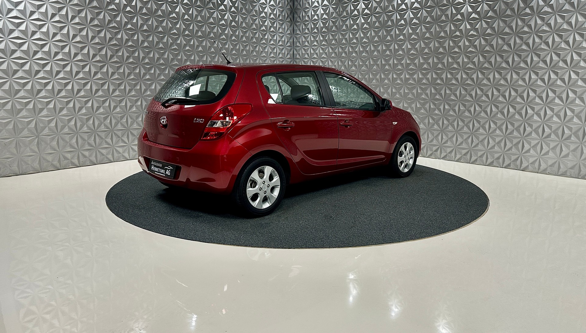 HYUNDAI i20 1.4 Style-image-4