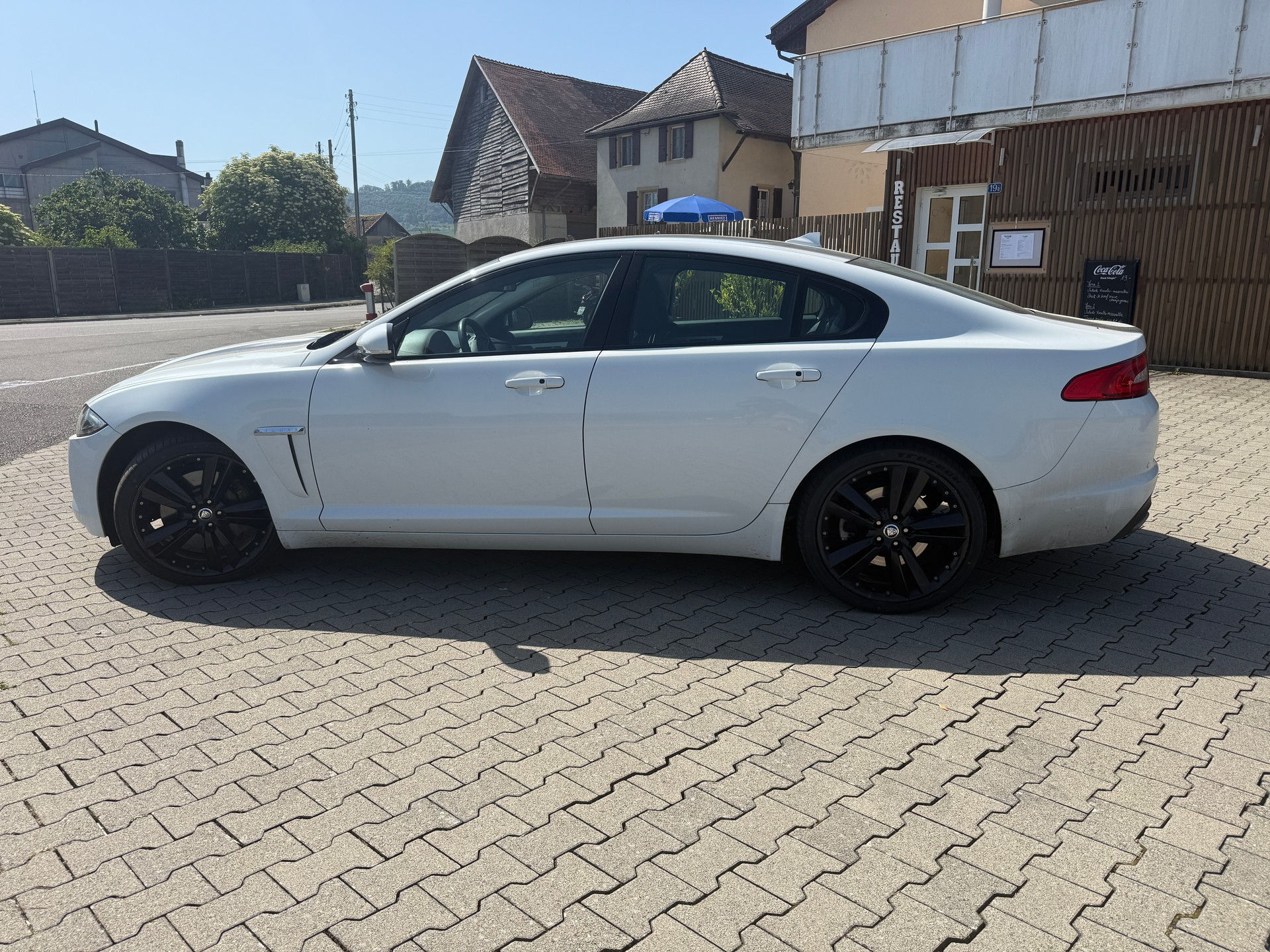 JAGUAR XF 3.0 V6 S/C Premium Luxury 4x4-image-6