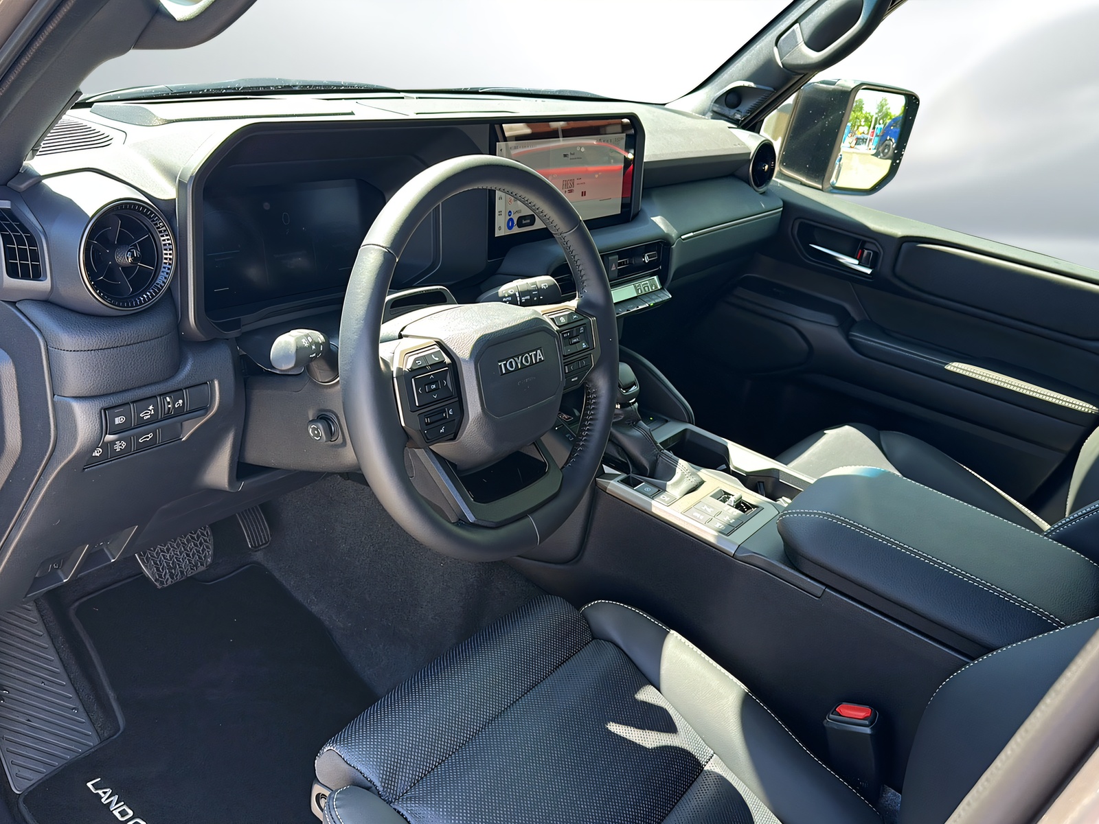 TOYOTA Land Cruiser 2.8TD Invincible-image-4