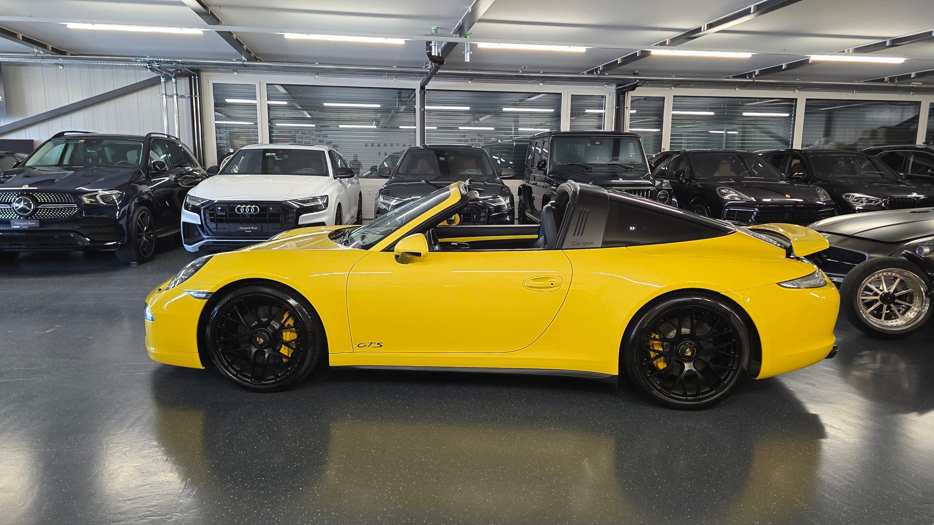 PORSCHE 911 Targa 4 GTS PDK Sondermodel-image-9