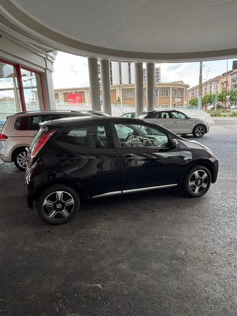 TOYOTA Aygo 1.0 VVT-i x-play MultiMode-image-1