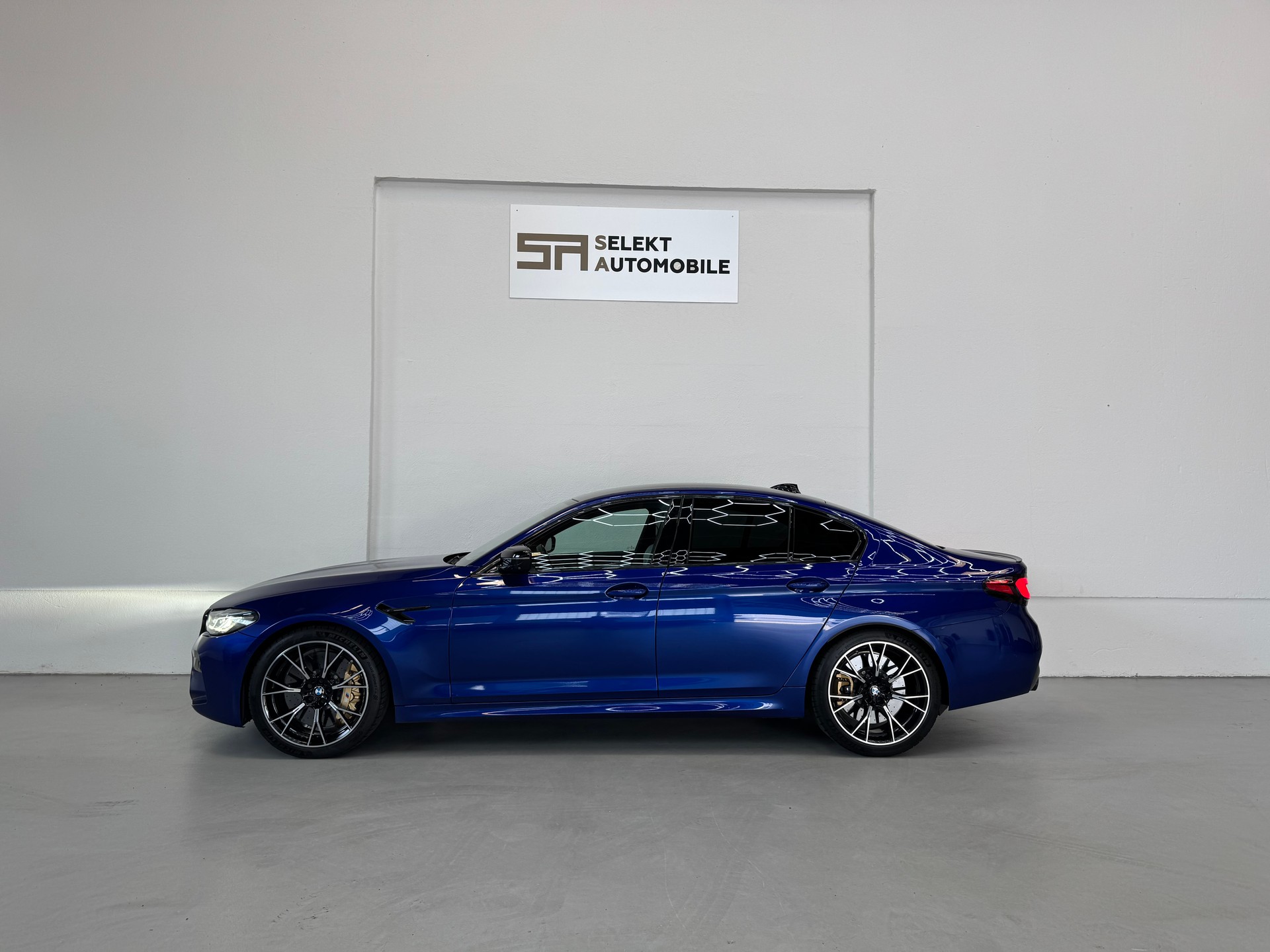 BMW M5 xDrive Competition Drivelogic-showroom-element-3
