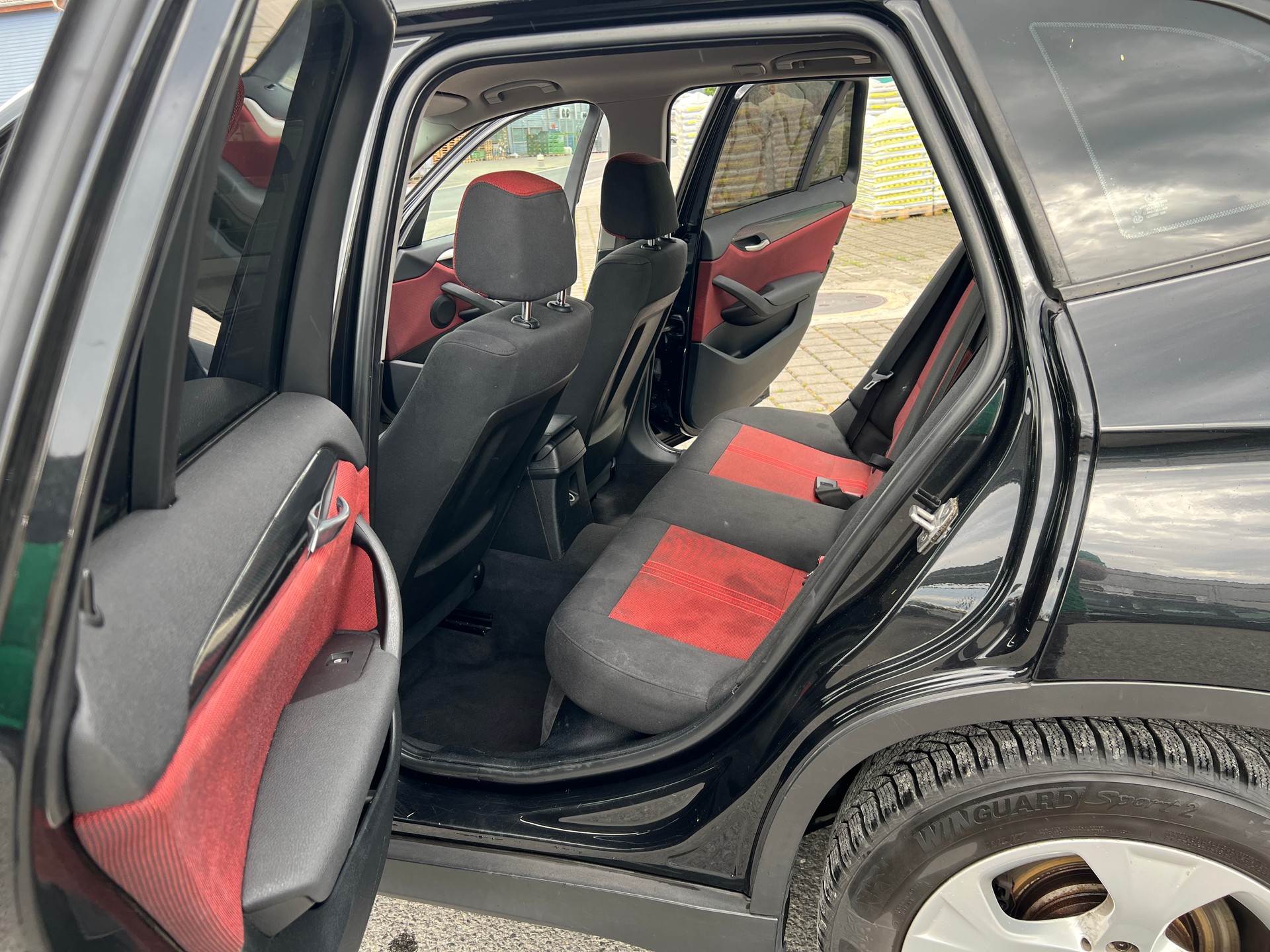 BMW X1 sDrive 18i-image-9