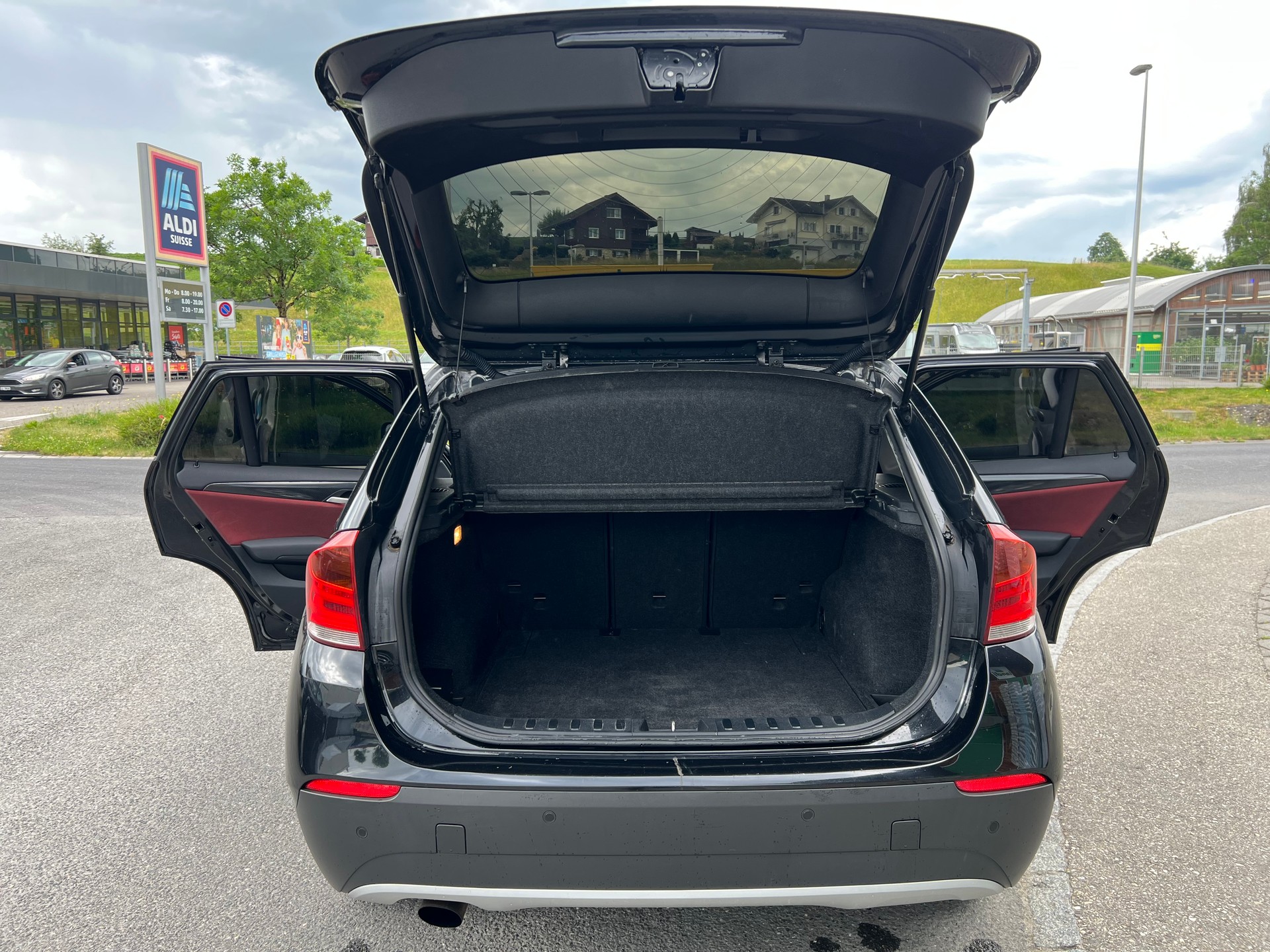BMW X1 sDrive 18i-image-11