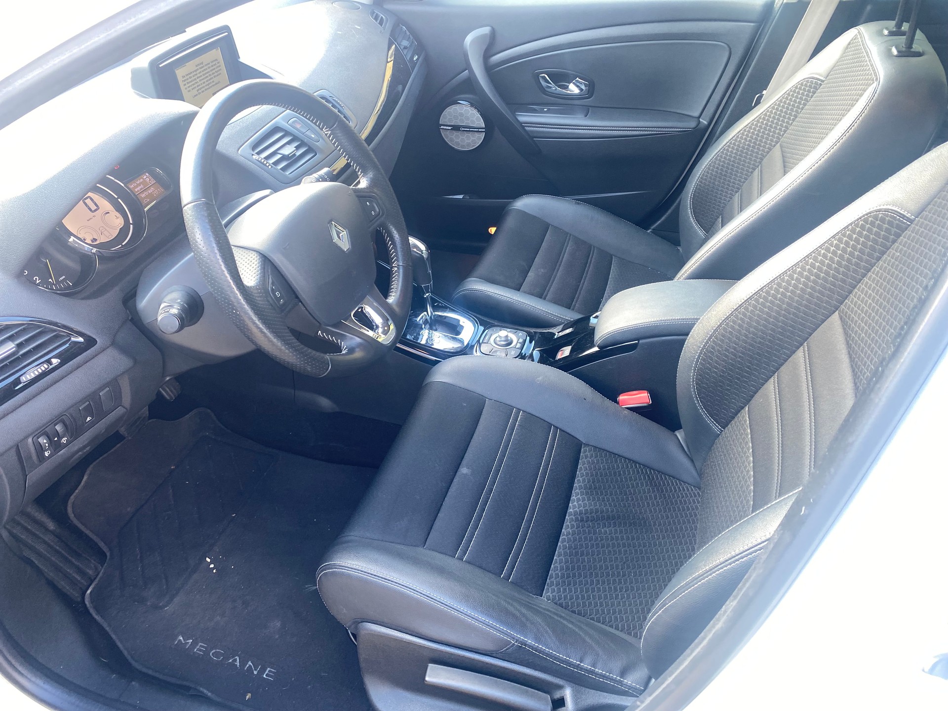 RENAULT Mégane 1.2 16V Turbo Bose EDC-image-6