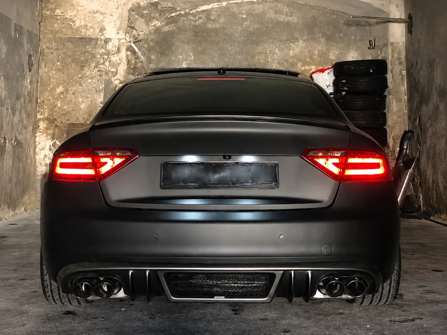 AUDI 4.2 V8 FSI quattro T-Tronic-image-4