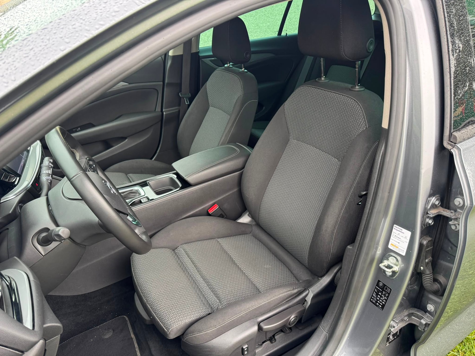OPEL Insignia 2.0 CDTI Sports Tourer Edition Automatic-image-13