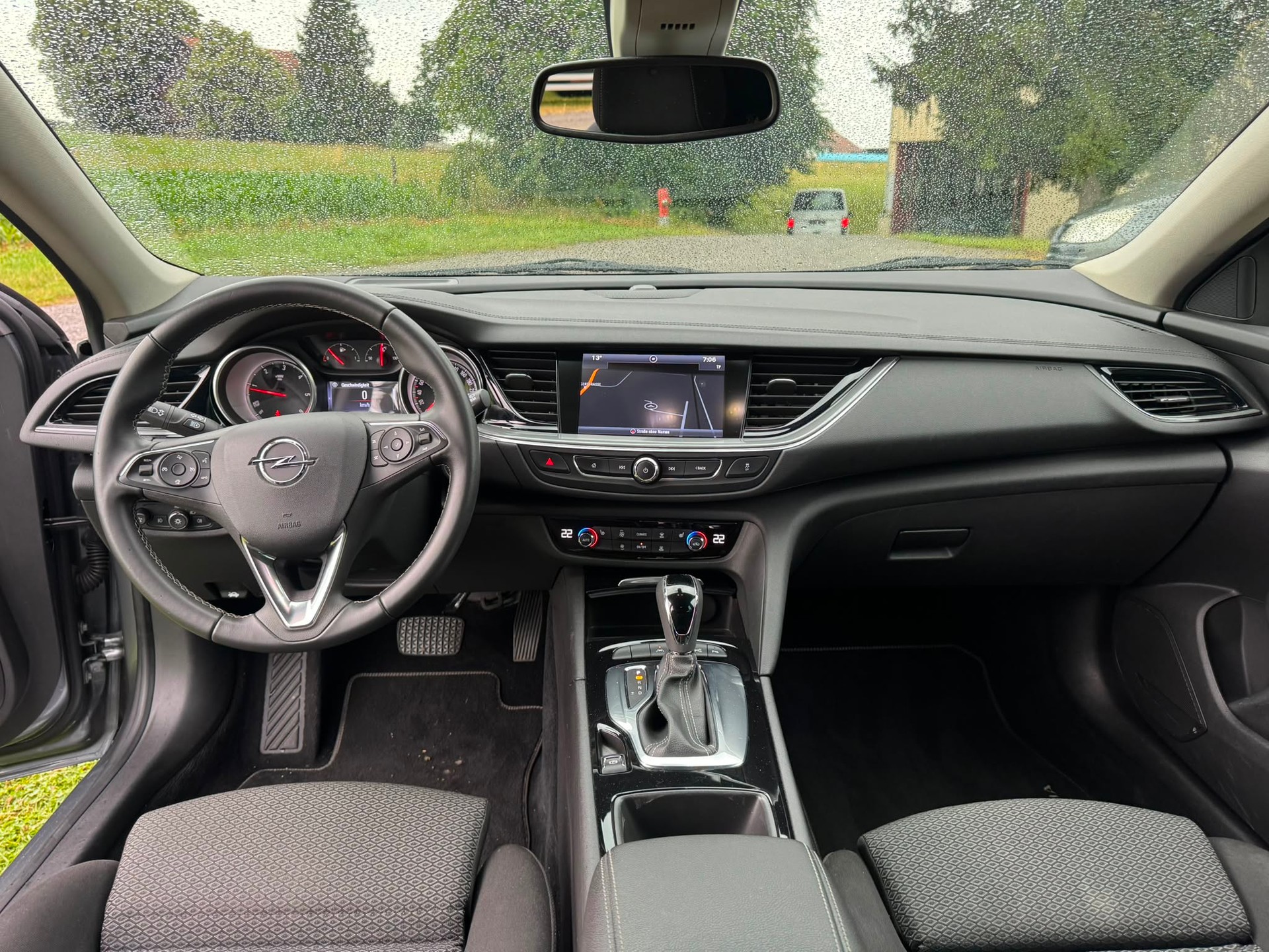 OPEL Insignia 2.0 CDTI Sports Tourer Edition Automatic-image-9