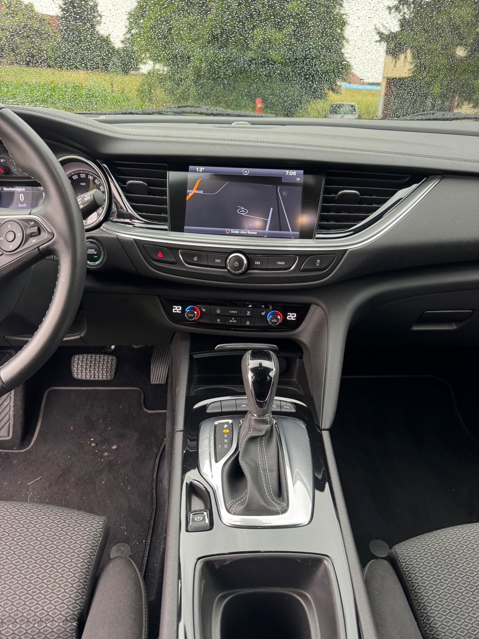 OPEL Insignia 2.0 CDTI Sports Tourer Edition Automatic-image-12