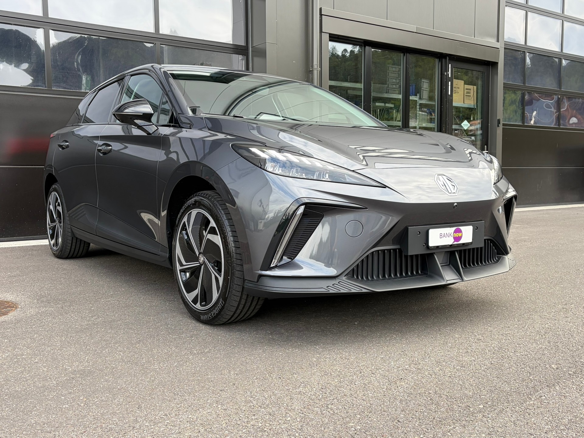 MG 4 EV 64kWh Premium-image-3