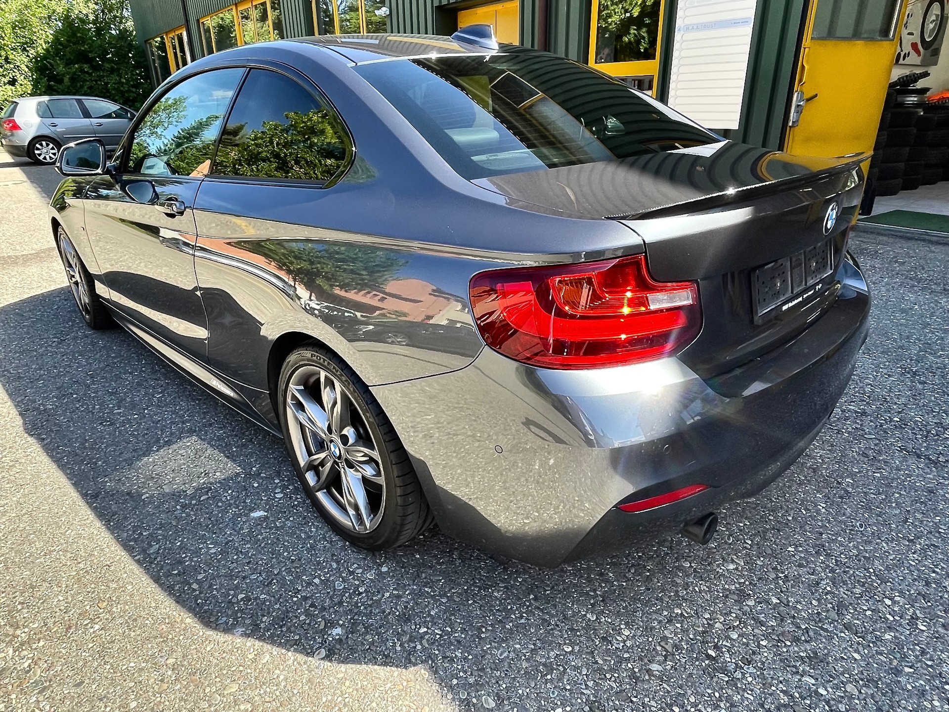 BMW M235i xDrive Steptronic-image-2