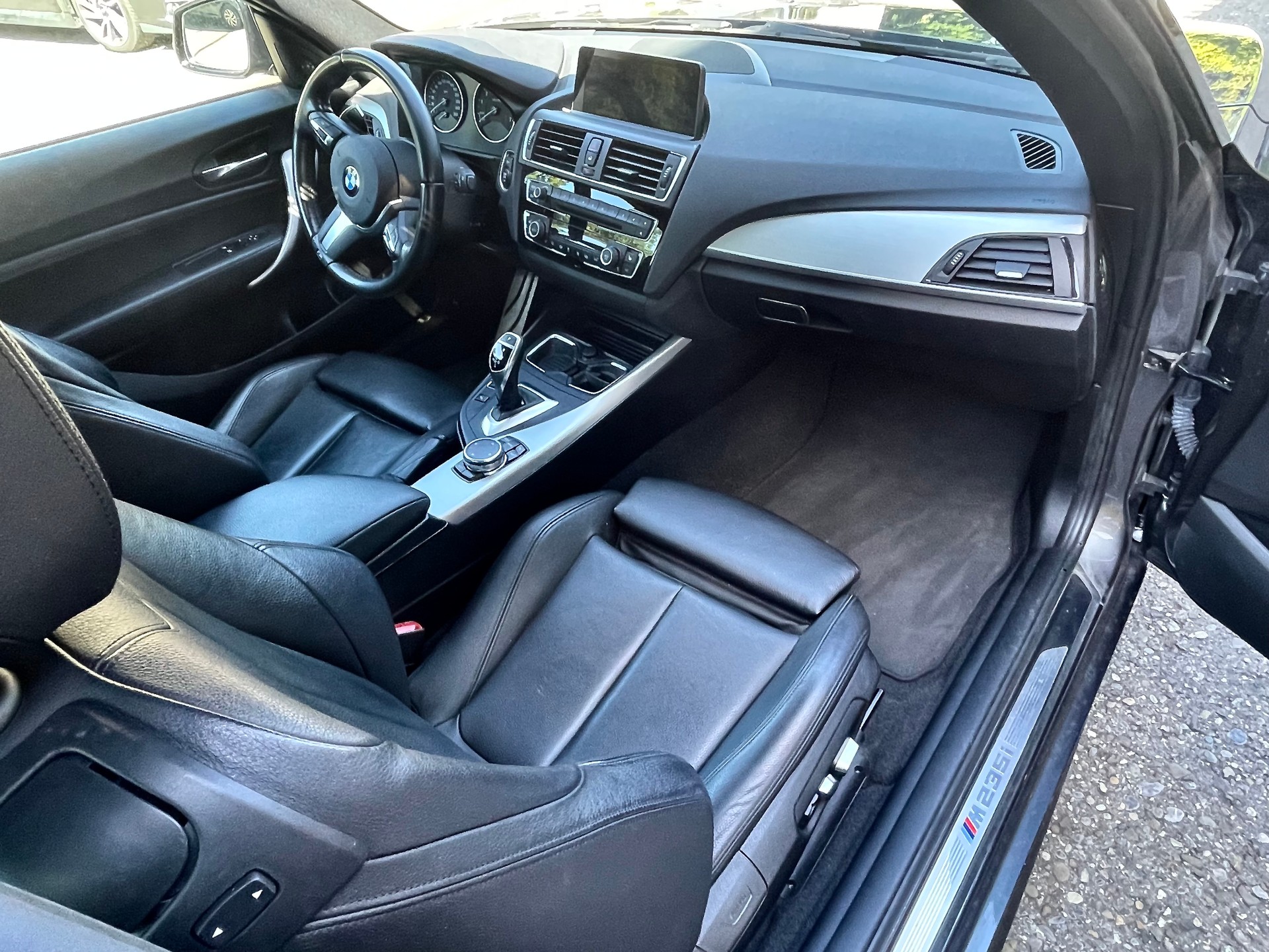 BMW M235i xDrive Steptronic-image-7