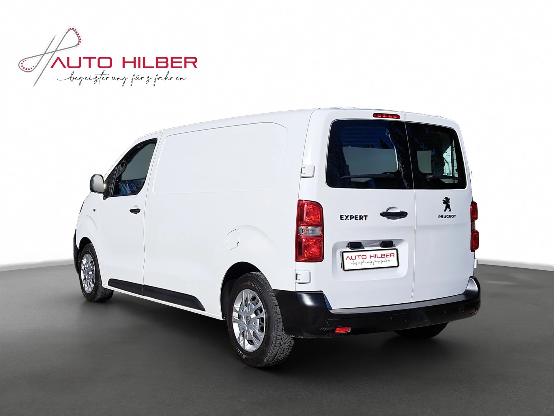PEUGEOT Expert 1.5 BlueHDi 120 S&S Premium Standard-image-3
