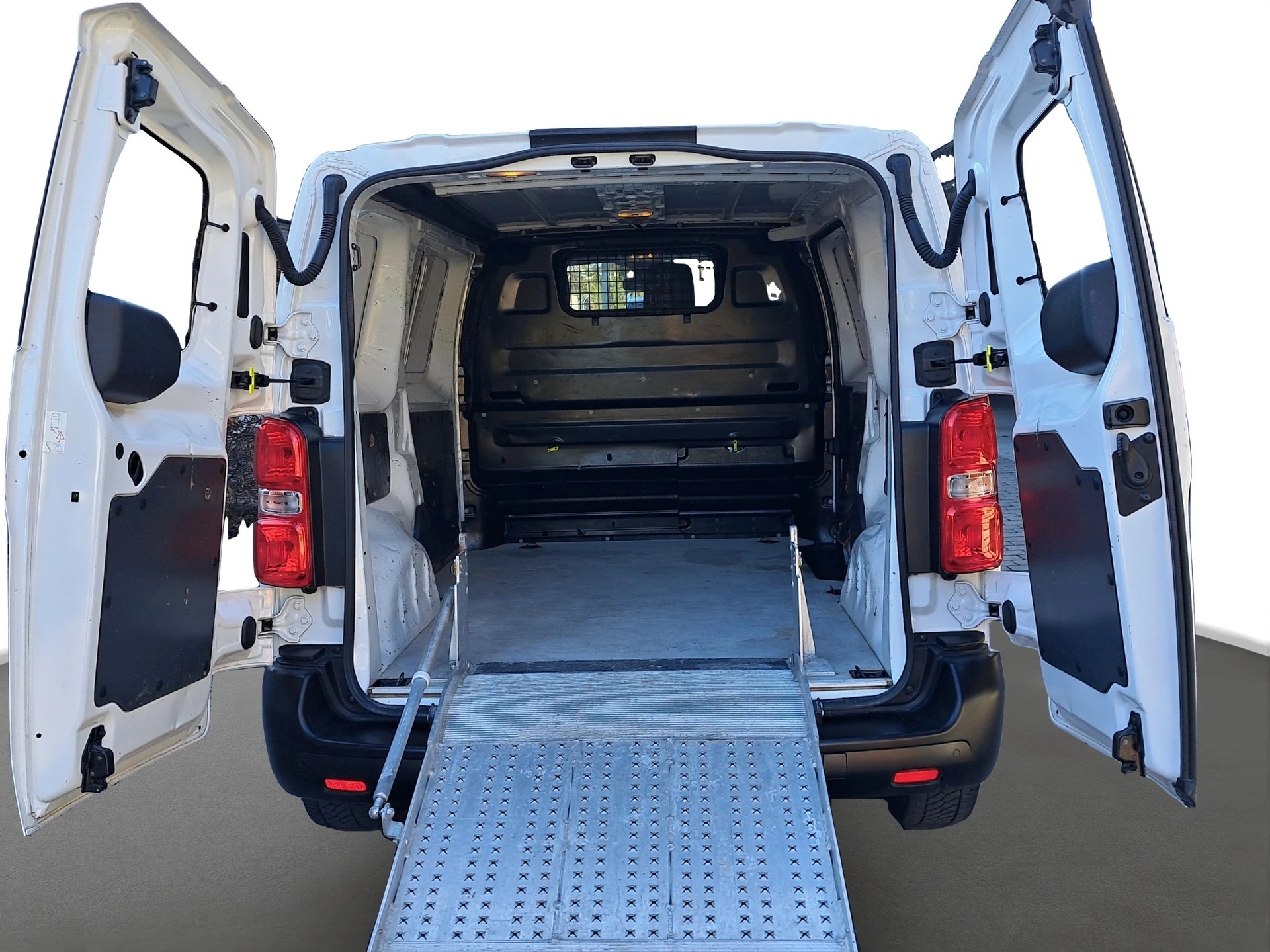 PEUGEOT Expert 1.5 BlueHDi 120 S&S Premium Standard-image-9