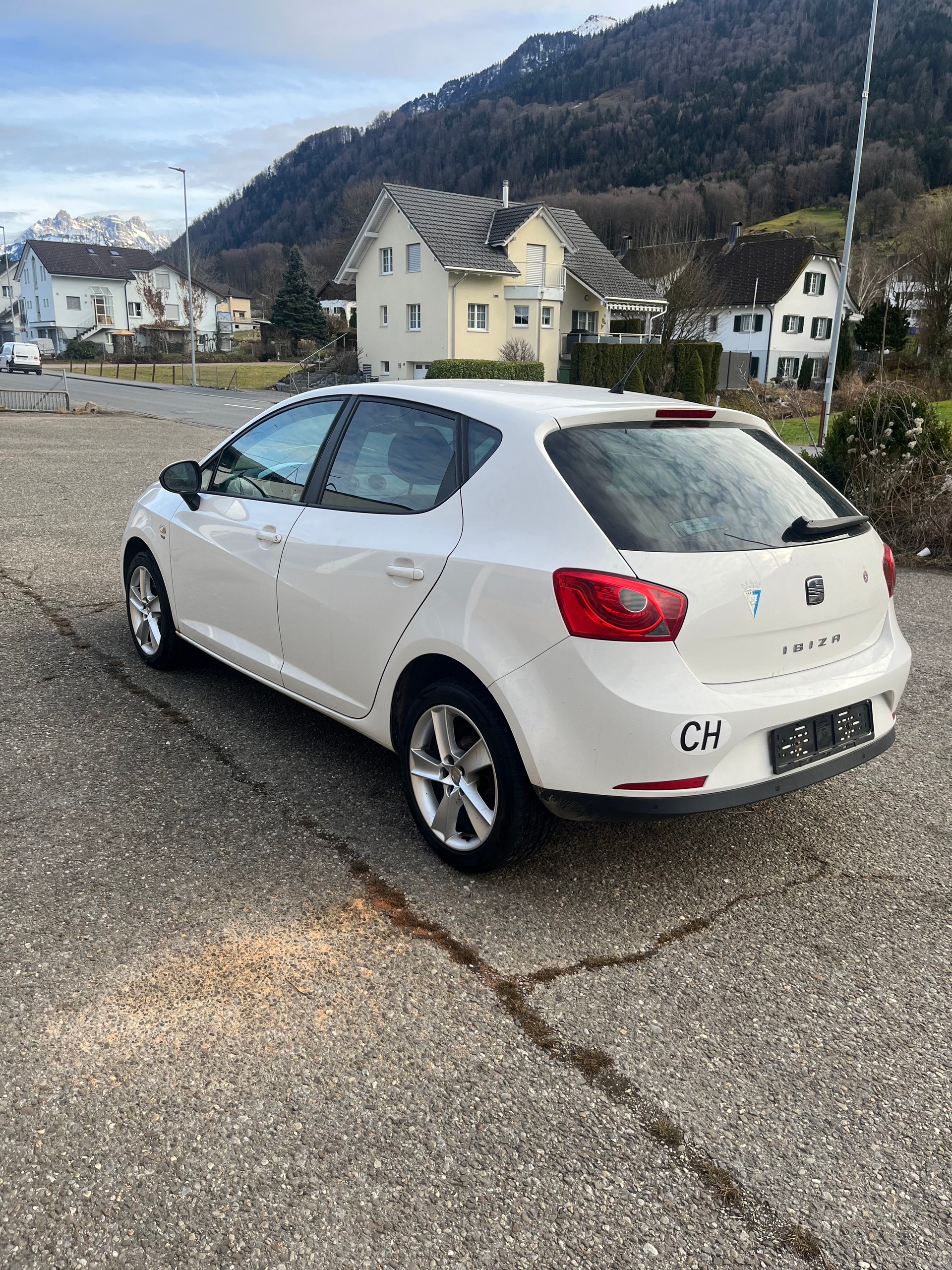 SEAT Ibiza 1.6 TDI Sport-image-3
