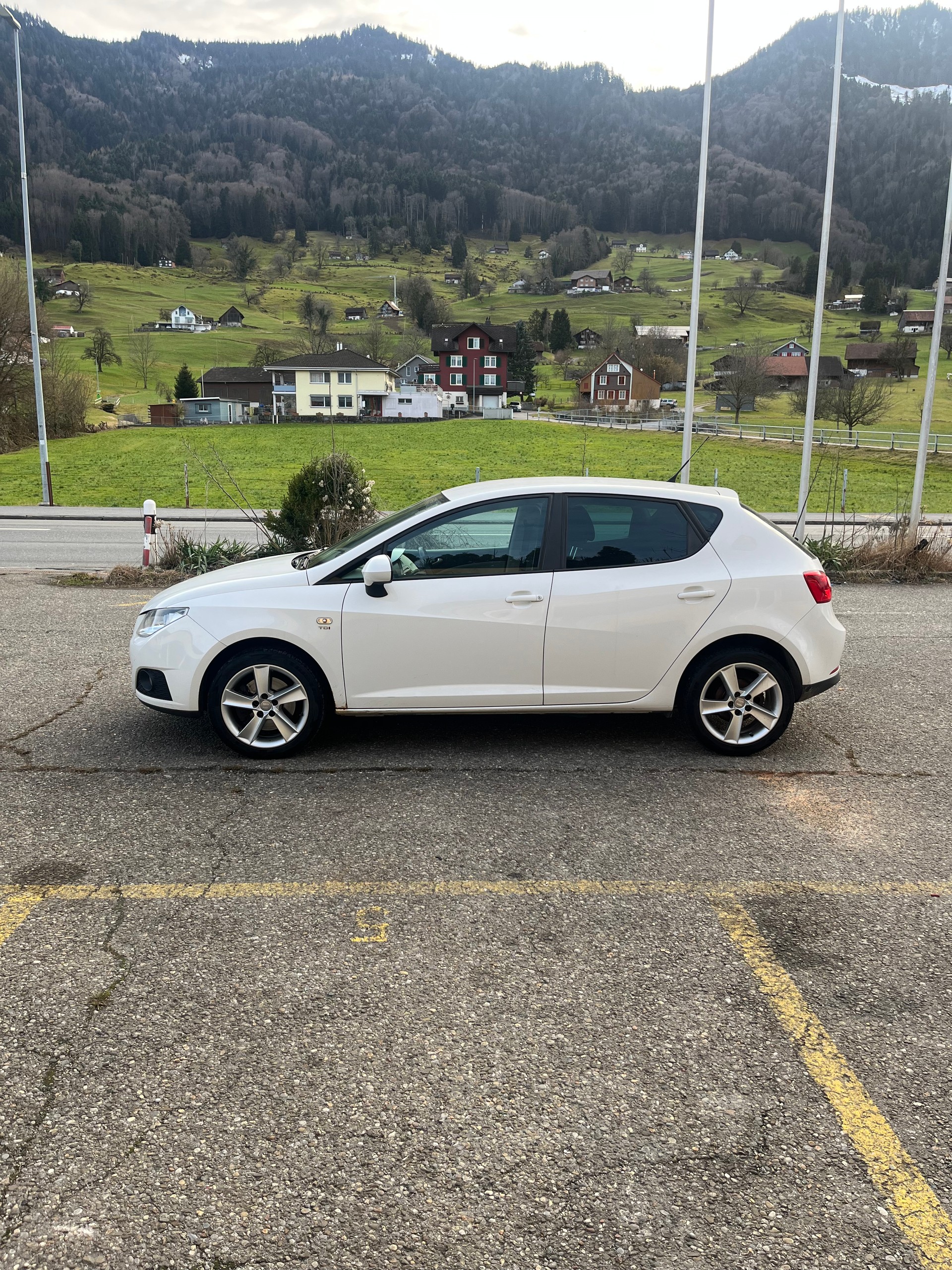 SEAT Ibiza 1.6 TDI Sport-image-5