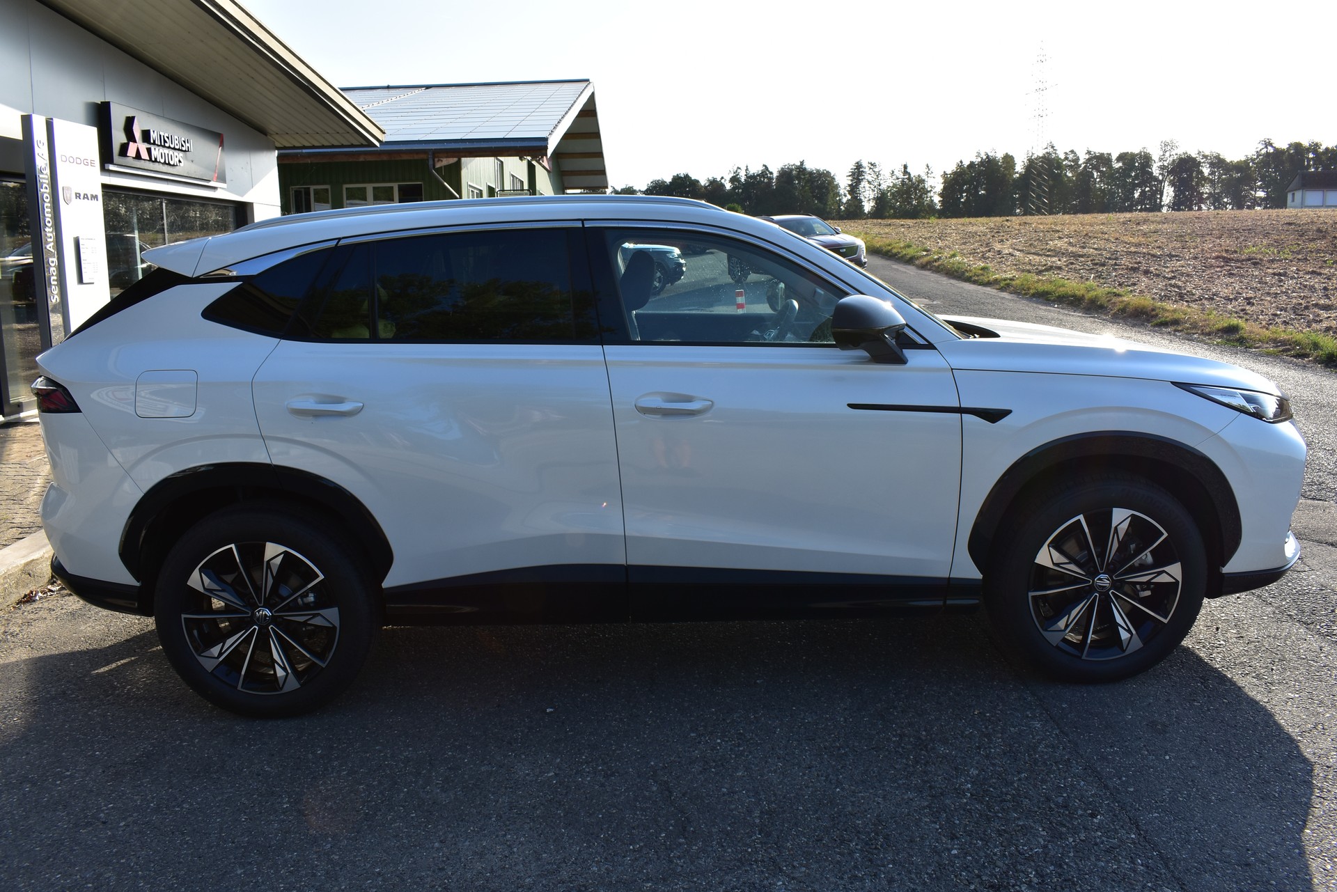 MG HS 1.5 Hybrid+ Luxury-image-4
