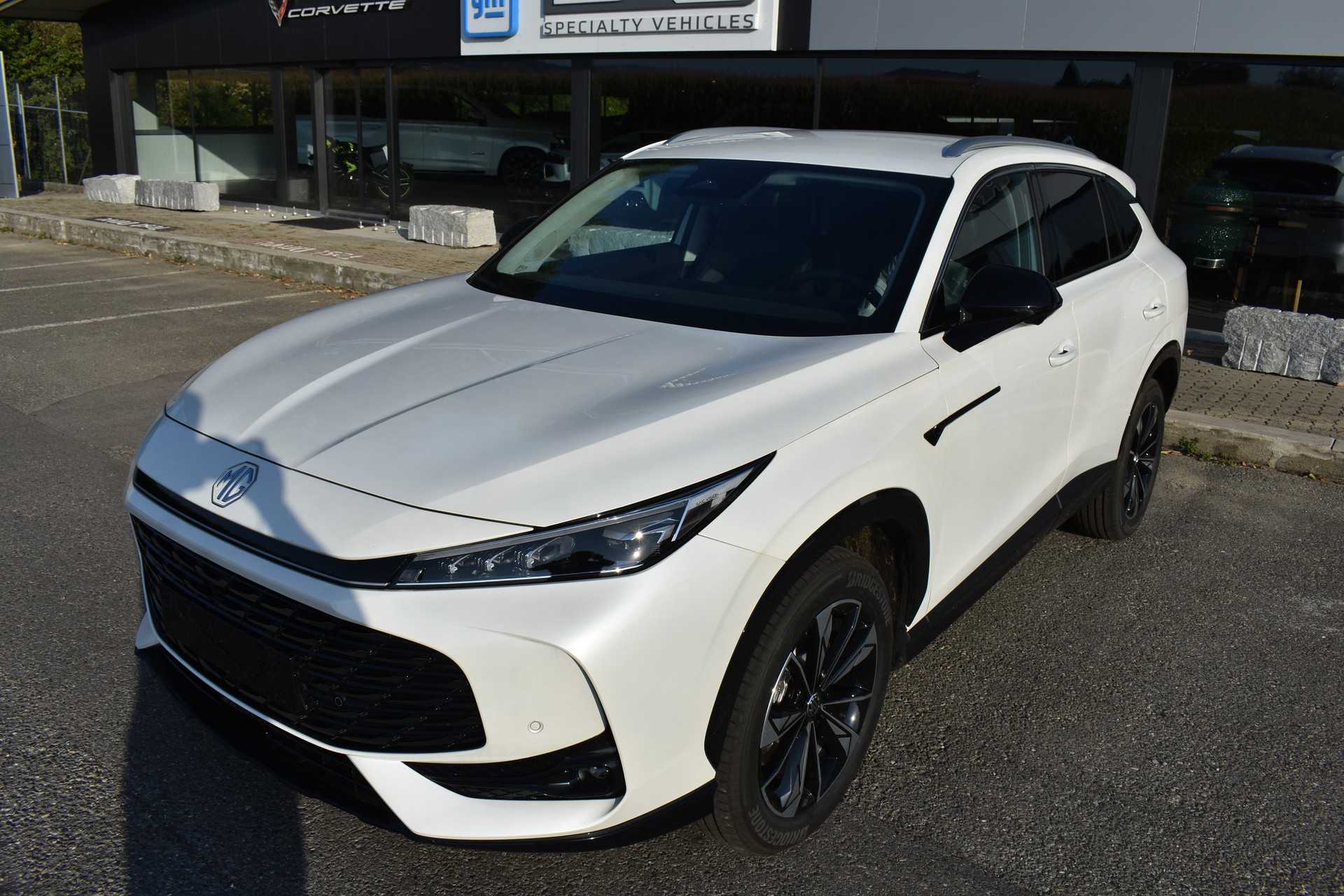 MG HS 1.5 Hybrid+ Luxury-image-2