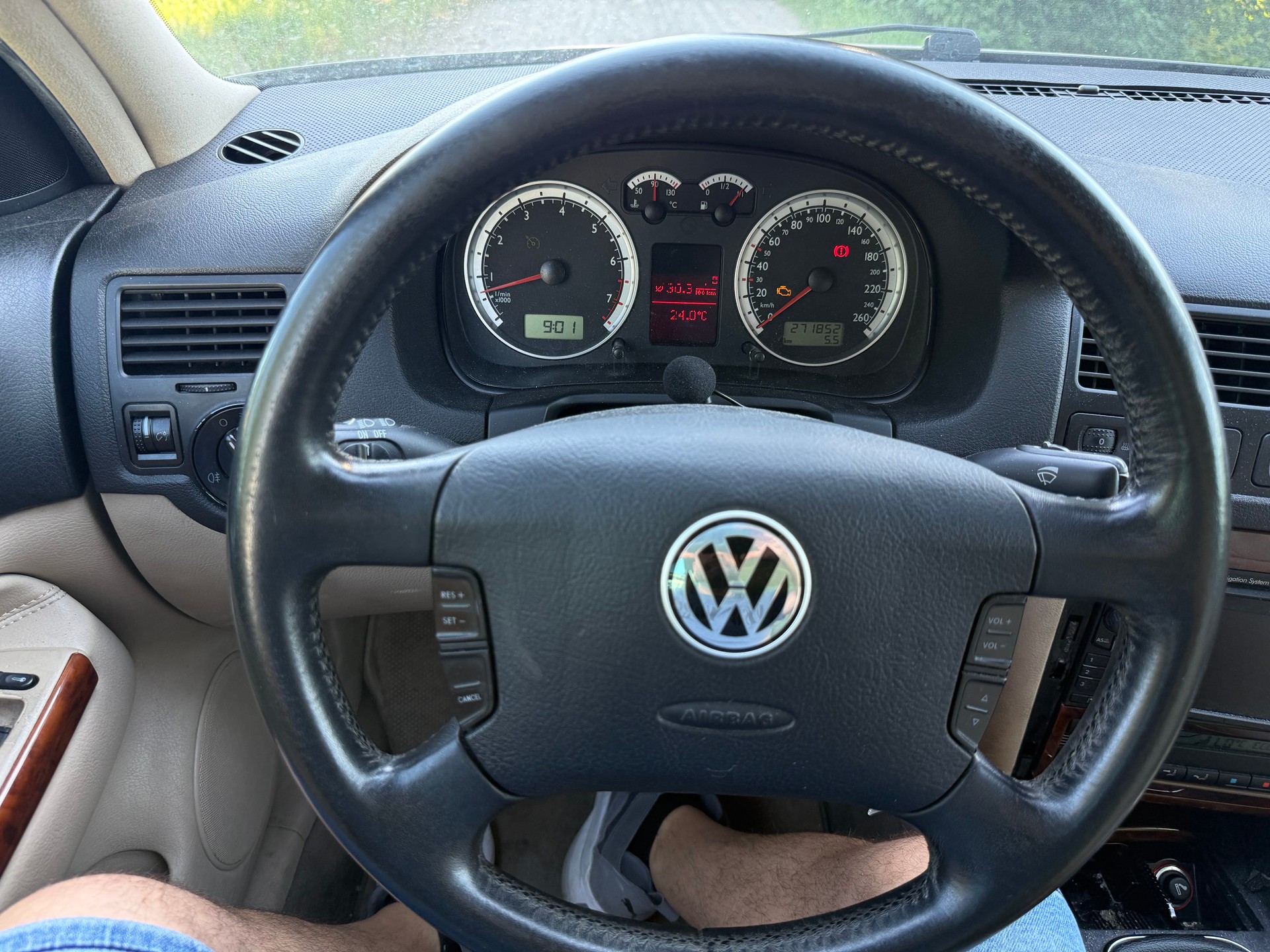 VW BORA-image-13