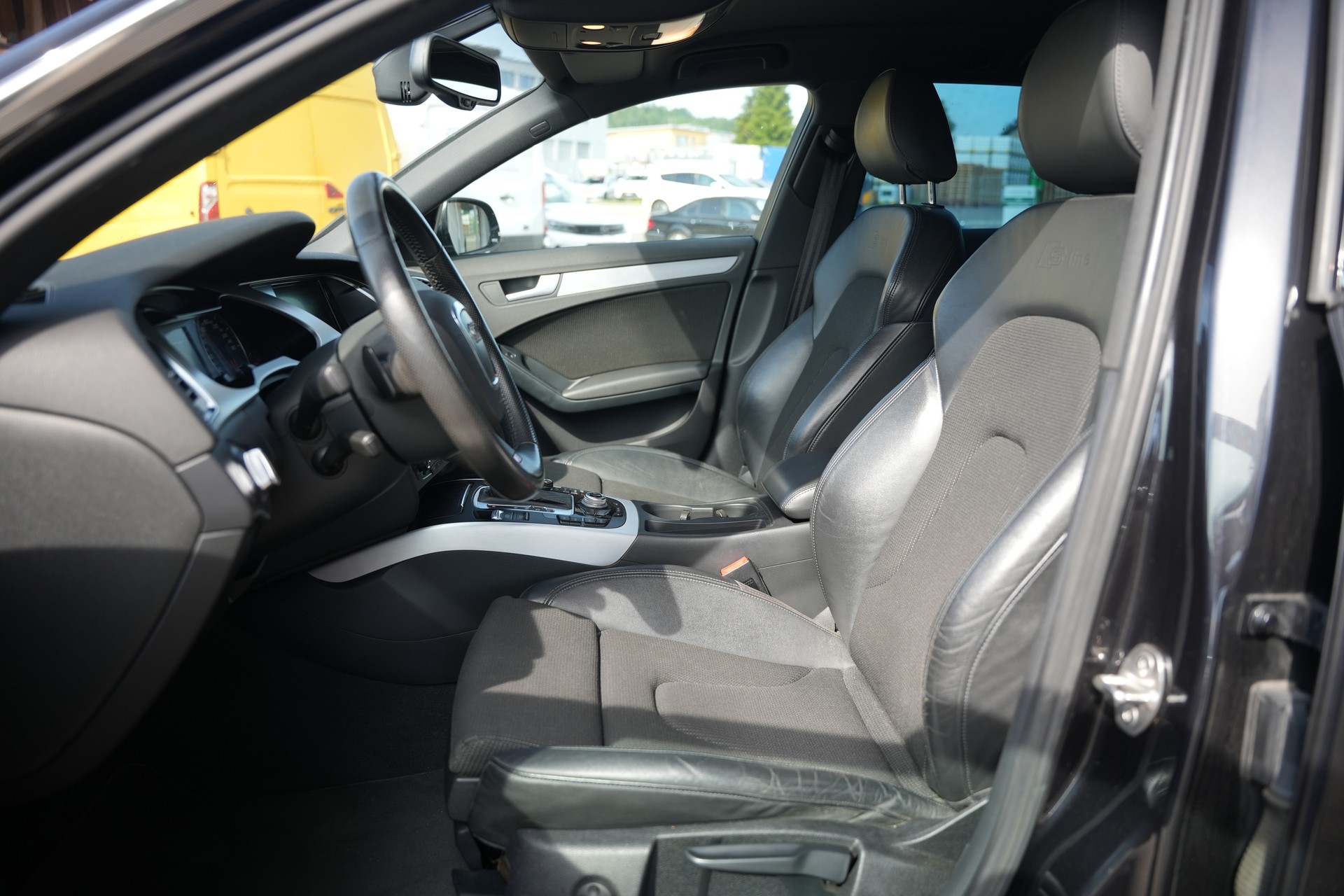 AUDI A4 Avant 3.0 TDI quattro S-tronic-image-5