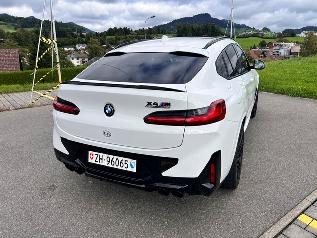 BMW M Competition-image-2