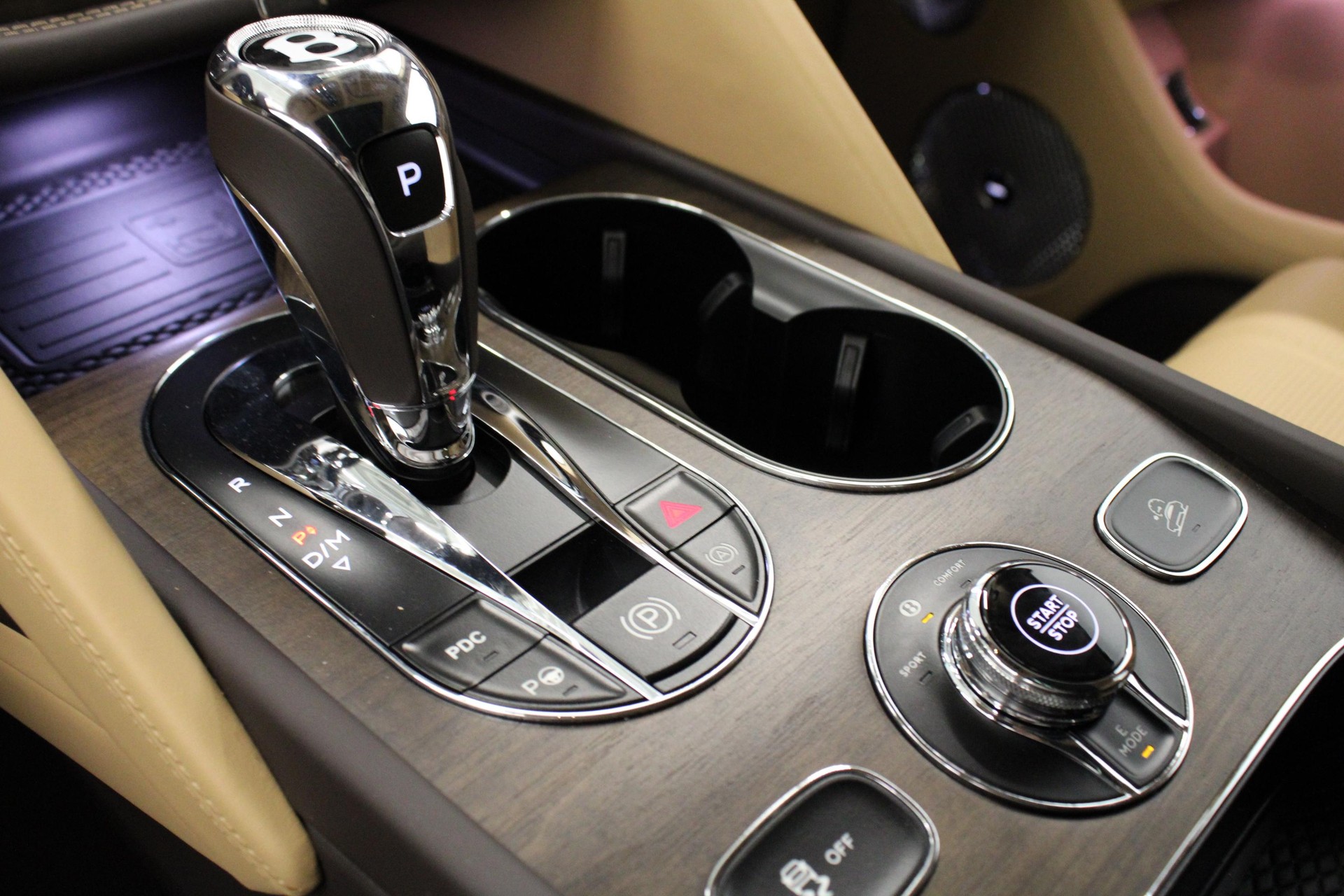 BENTLEY Bentayga 3.0 V6 Hybrid Azure-image-15