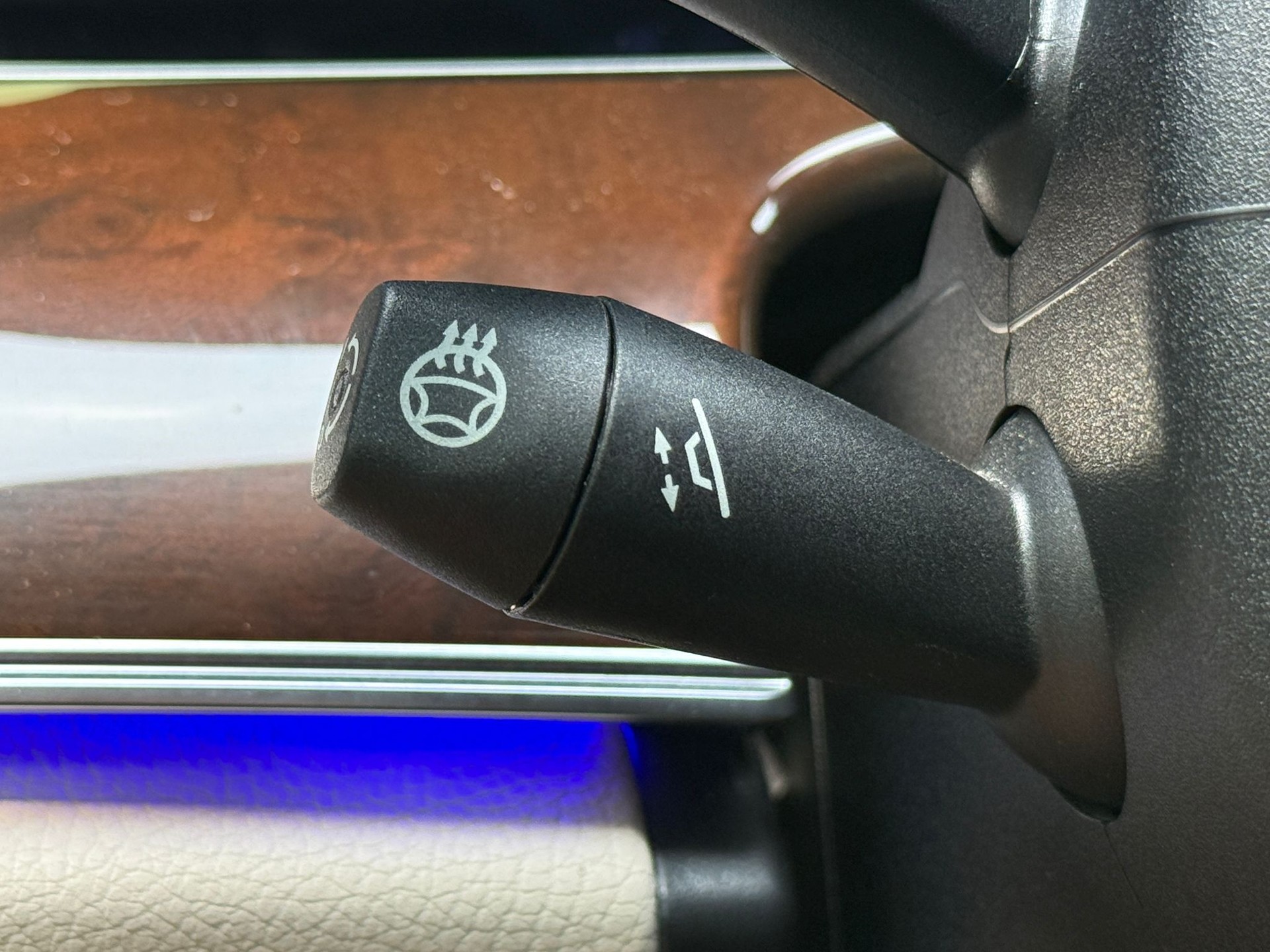 MERCEDES-BENZ E 63 S AMG 4matic+-image-19