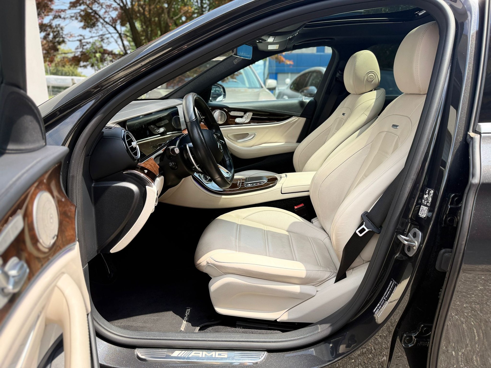 MERCEDES-BENZ E 63 S AMG 4matic+-image-11