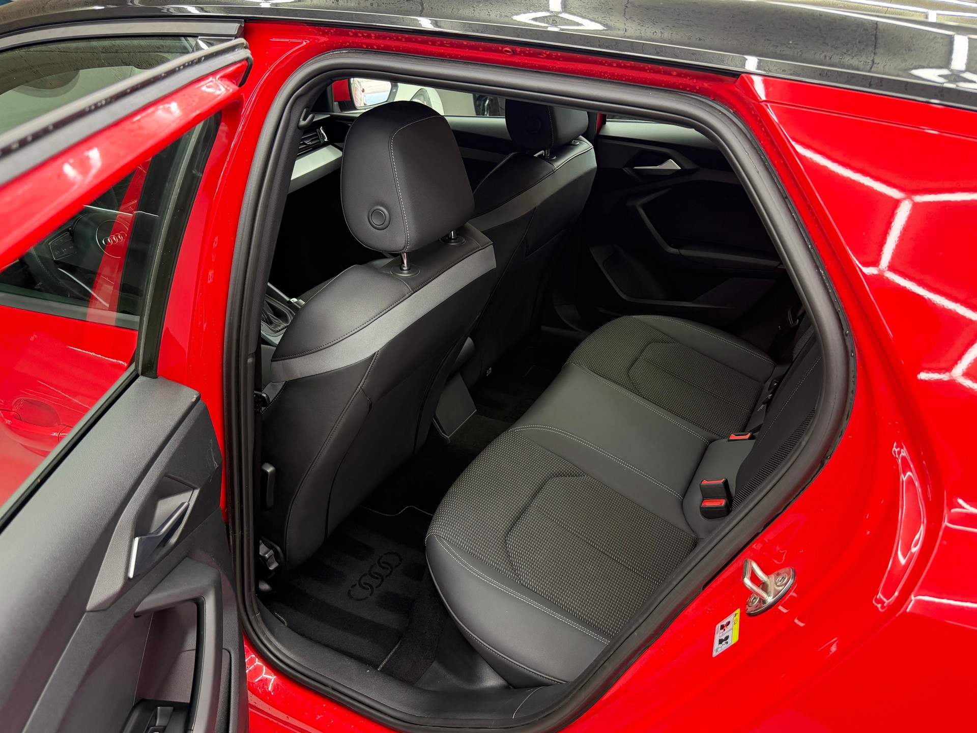 AUDI A1 Sportback 30 TFSI S Line S-tronic-image-11