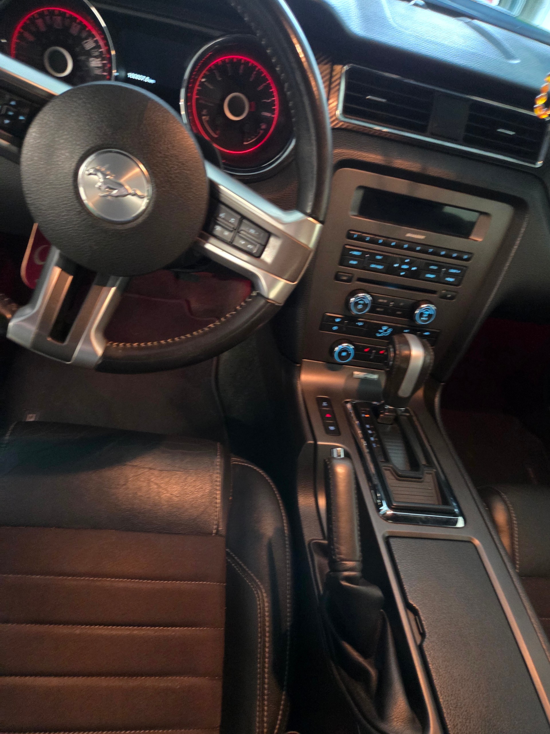 FORD 5.0 V8 GT Premium-image-2