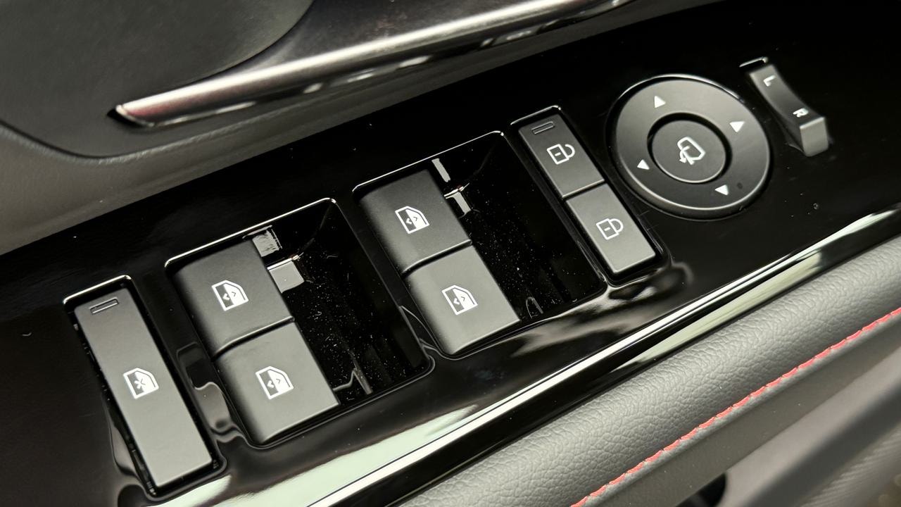 HYUNDAI Tucson 1.6 TGDI PHEV N-Line 4WD-image-8