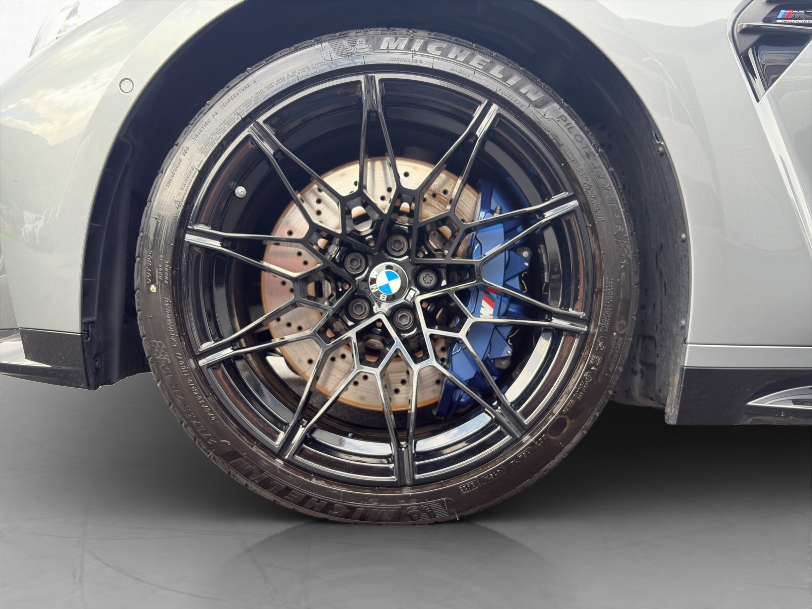 BMW M3 Competition xDrive Touring-image-8