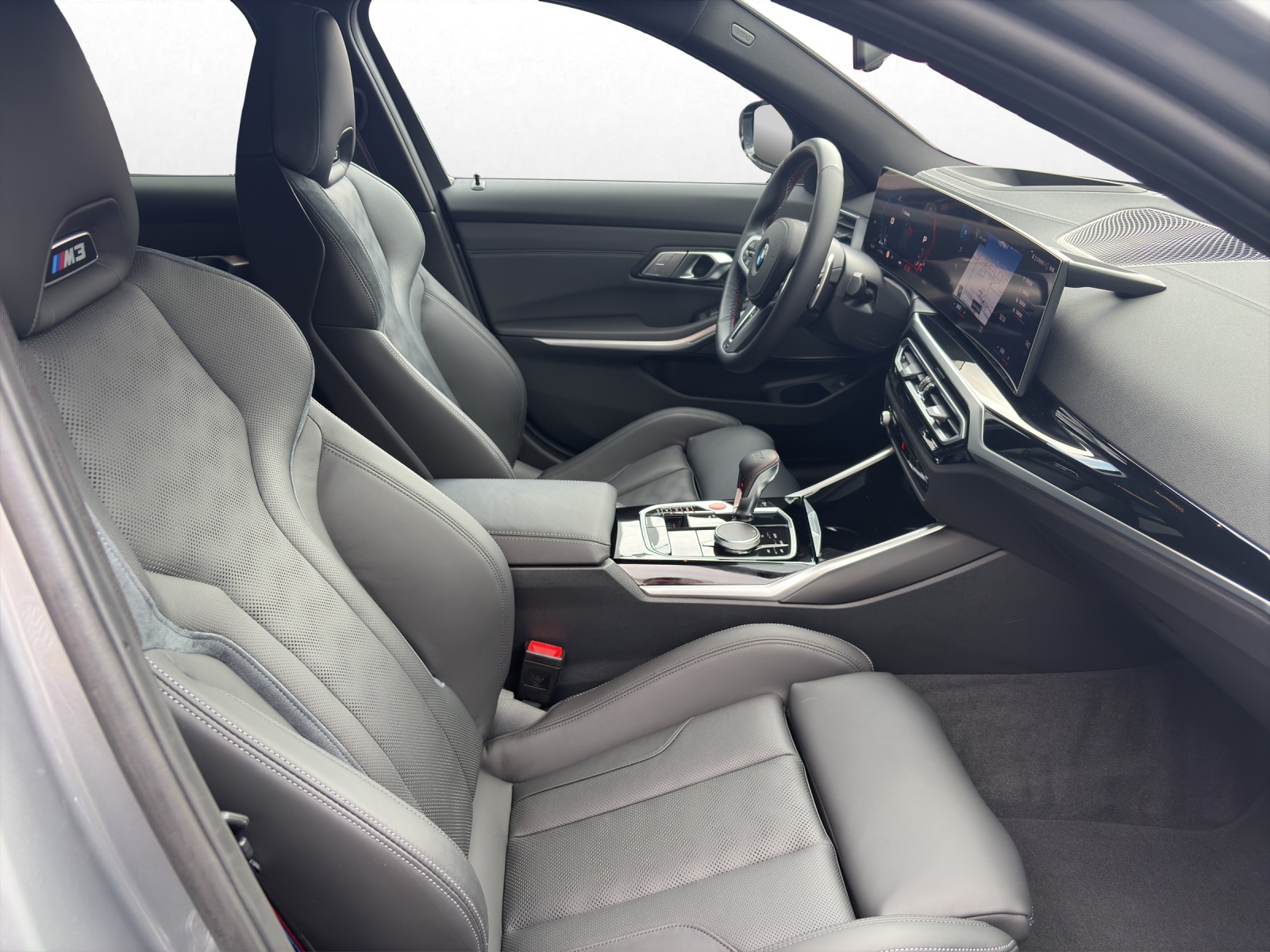 BMW M3 Competition xDrive Touring-image-15
