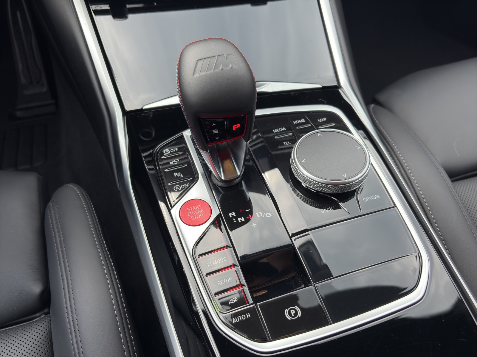 BMW M3 Competition xDrive Touring-image-19