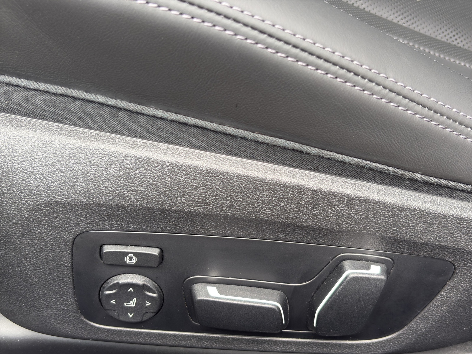 BMW M3 Competition xDrive Touring-image-18