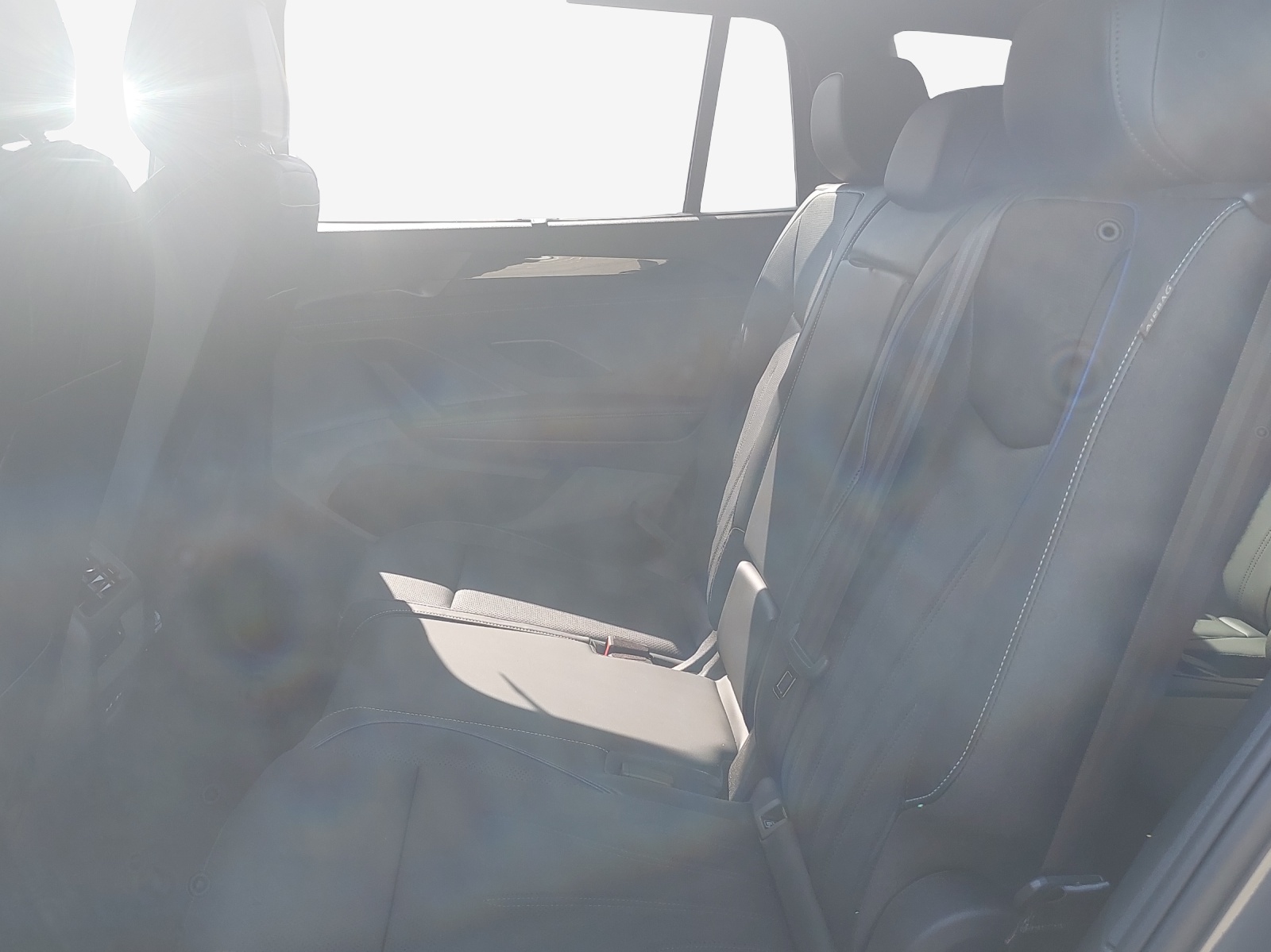 VW Tayron 2.0 TSI R-Line Plus DSG 4Motion-image-11