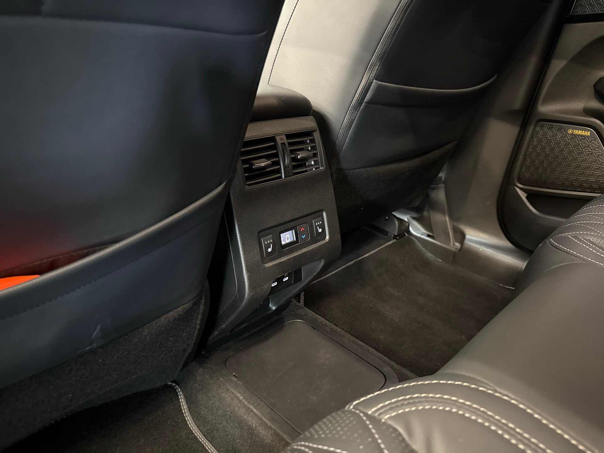 MITSUBISHI Outlander 2.4 PHEV Instyle 4x4-image-12