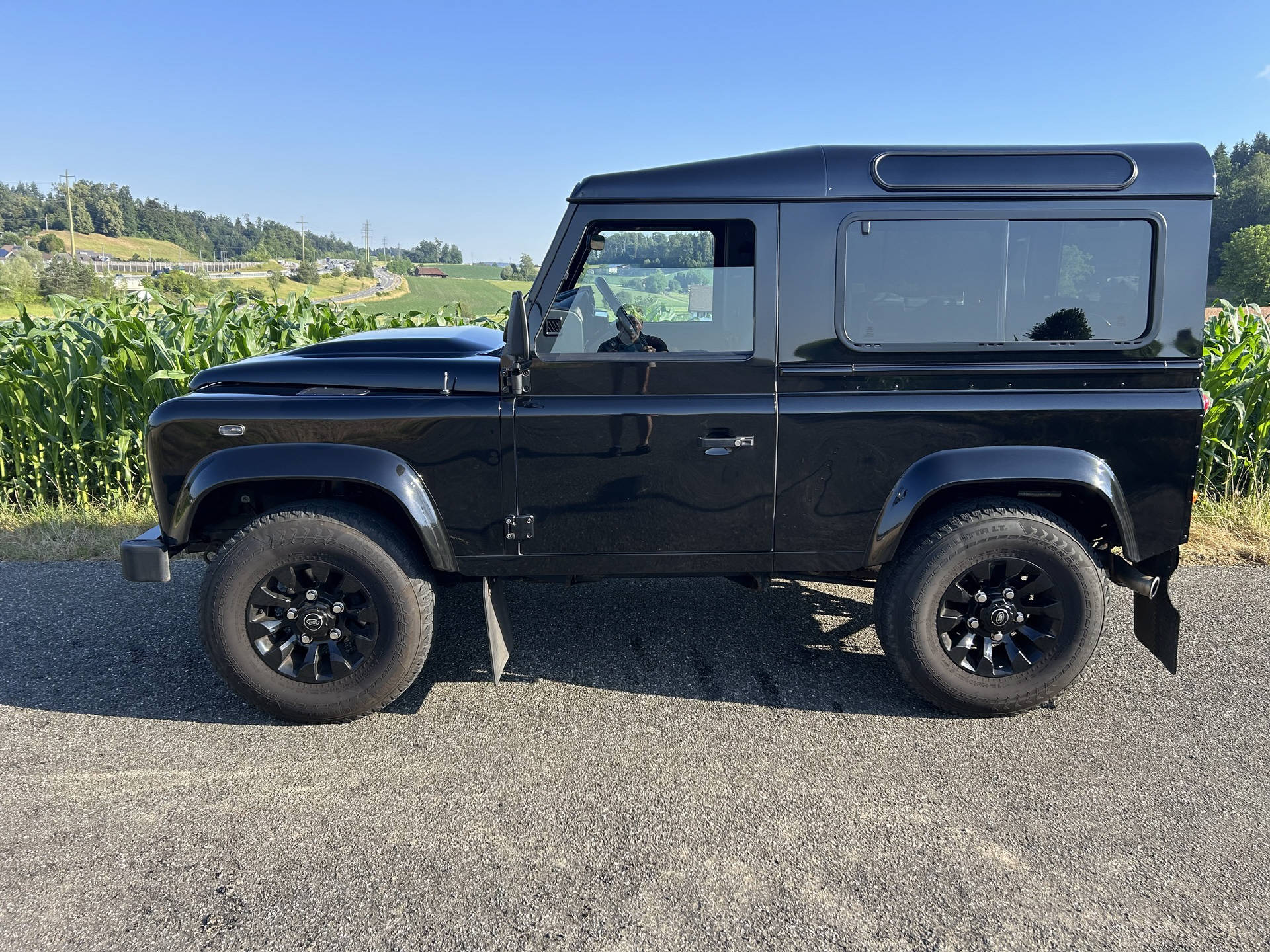 LAND ROVER Defender 90 2.2 TD4 SW-image-1