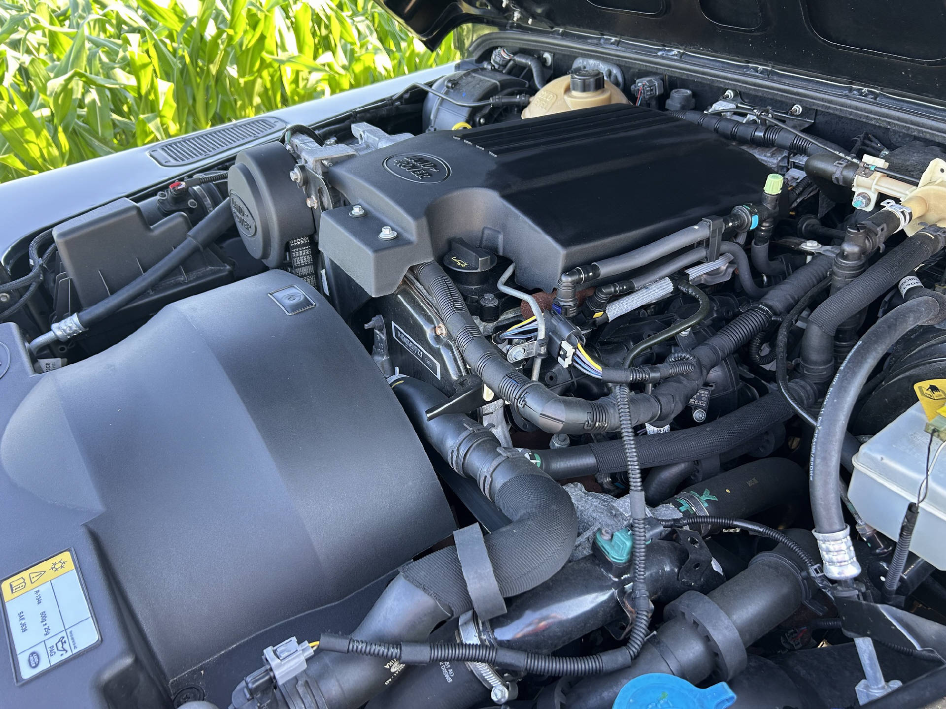 LAND ROVER Defender 90 2.2 TD4 SW-image-12