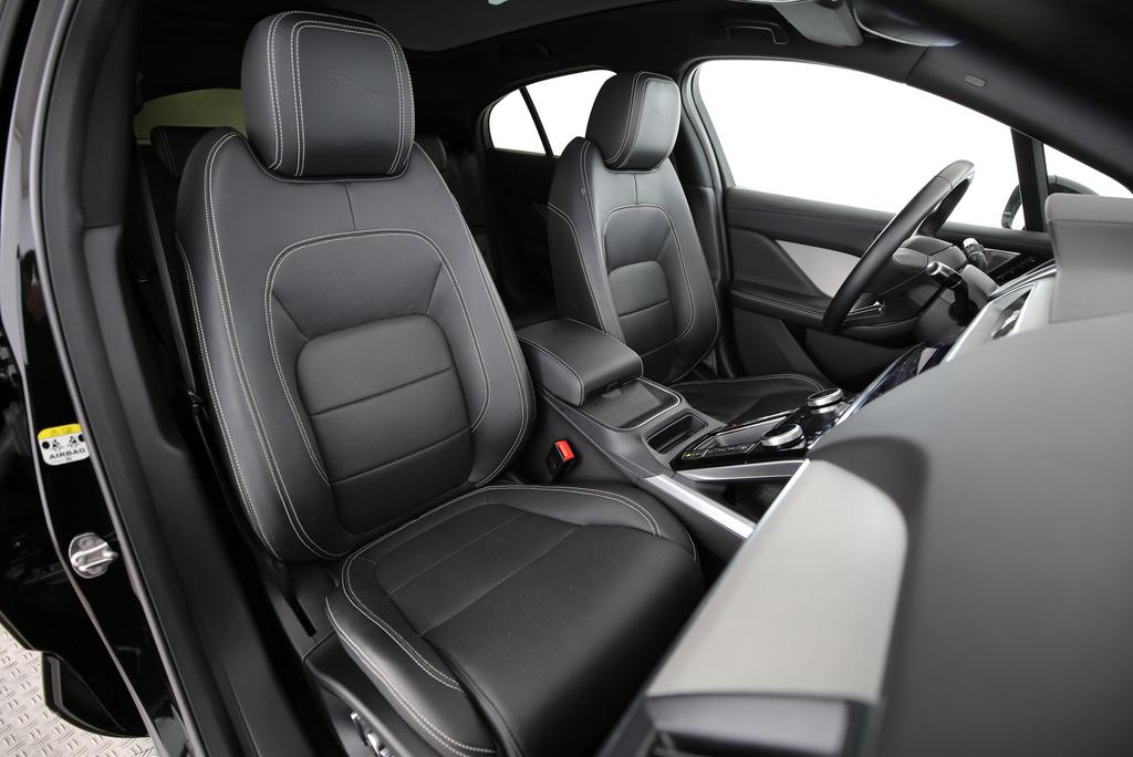 JAGUAR I-Pace EV400 HSE AWD-image-10