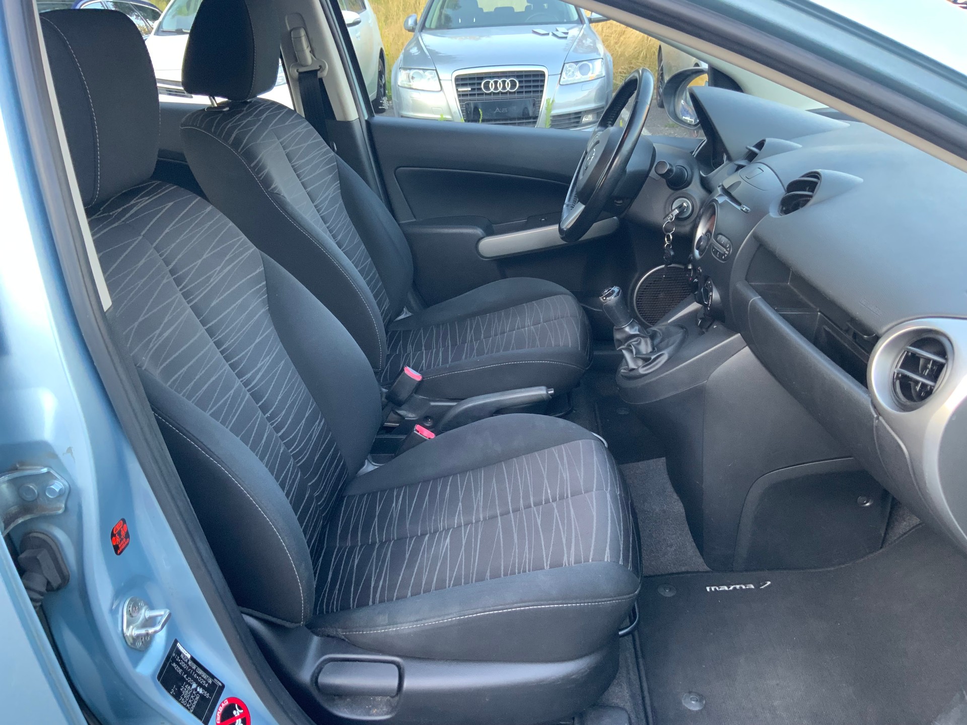 MAZDA 2 1.3i 16V Exclusive-image-10