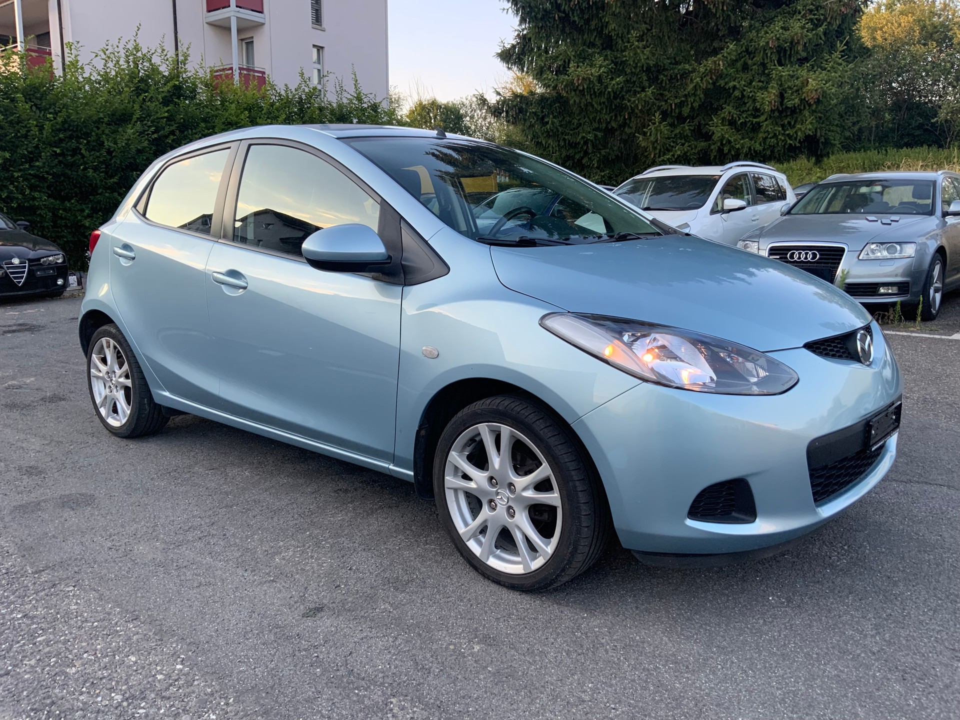 MAZDA 2 1.3i 16V Exclusive-image-2
