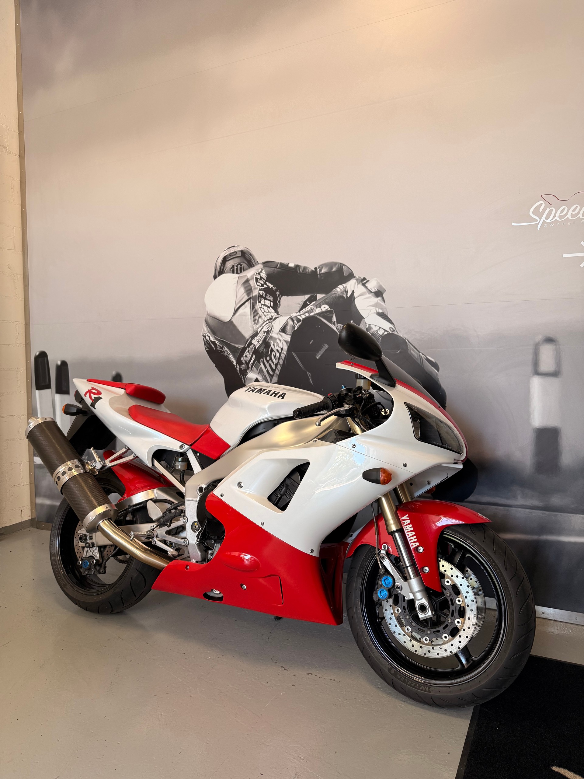 YAMAHA YZF-R1-image-5