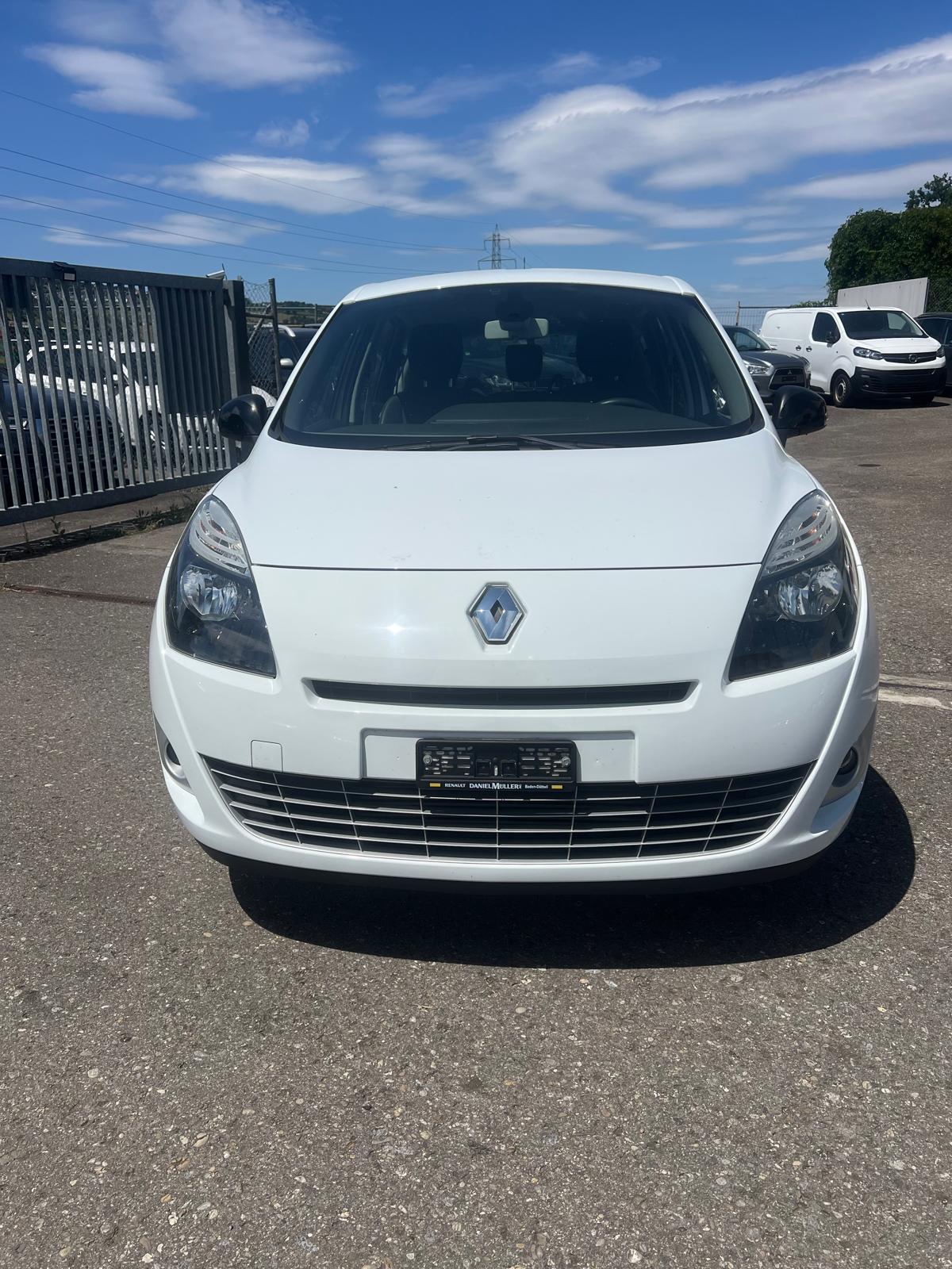 RENAULT Grand Scénic 1.5 dCi Dynamique EDC-image-0