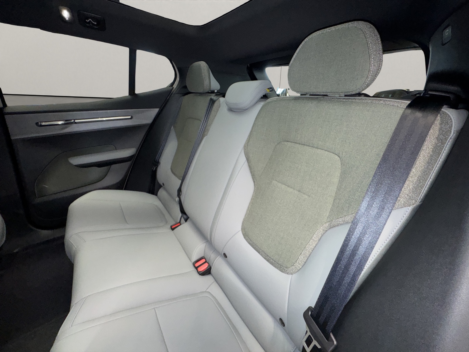 VOLVO EX30 CC E60 Twin Performance AWD-image-12