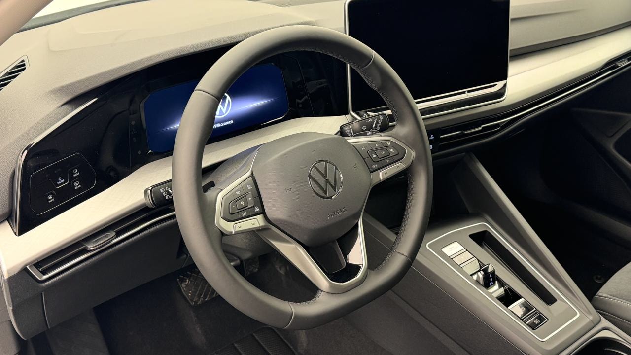 VW Golf VIII 1.5 TSI PHEV Limited-image-6